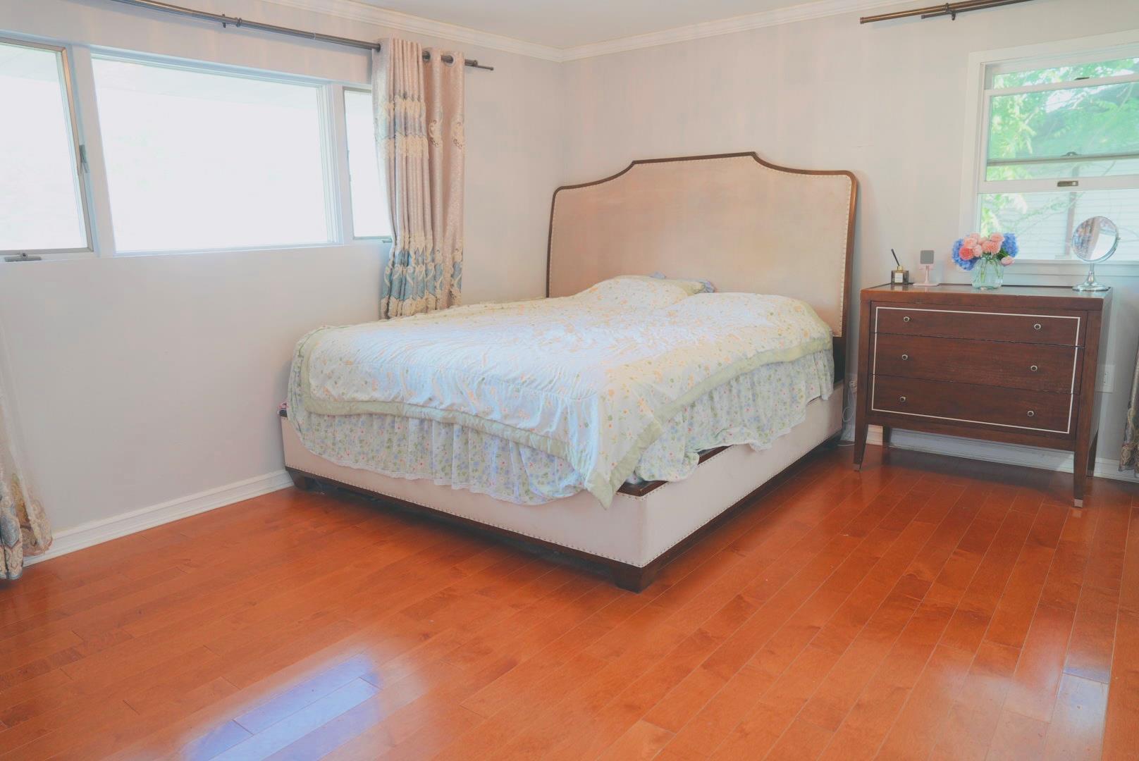 23 Clinton Lane, Jericho, NY 11753