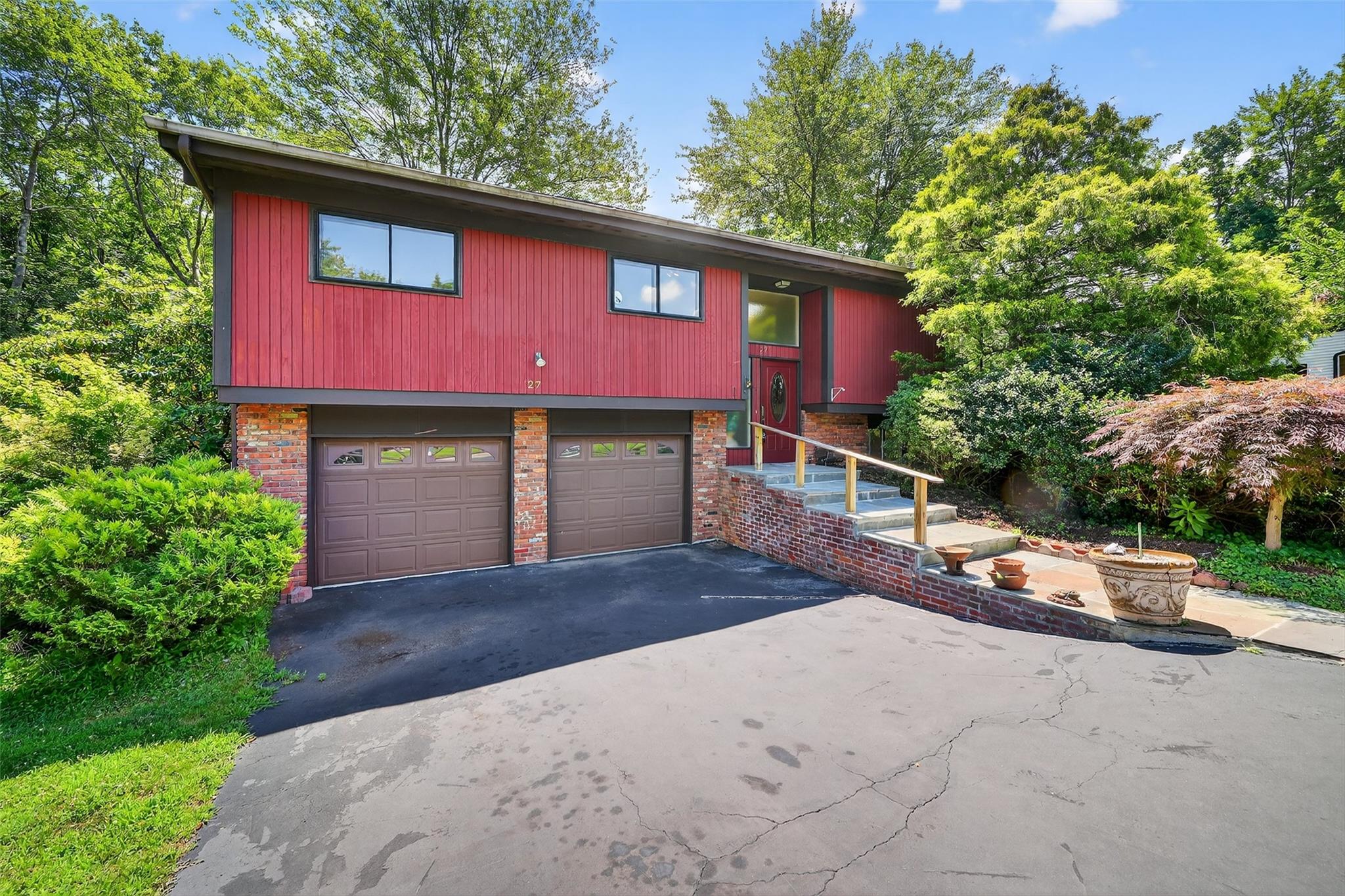 27 Maiden Lane, New City, NY 10956