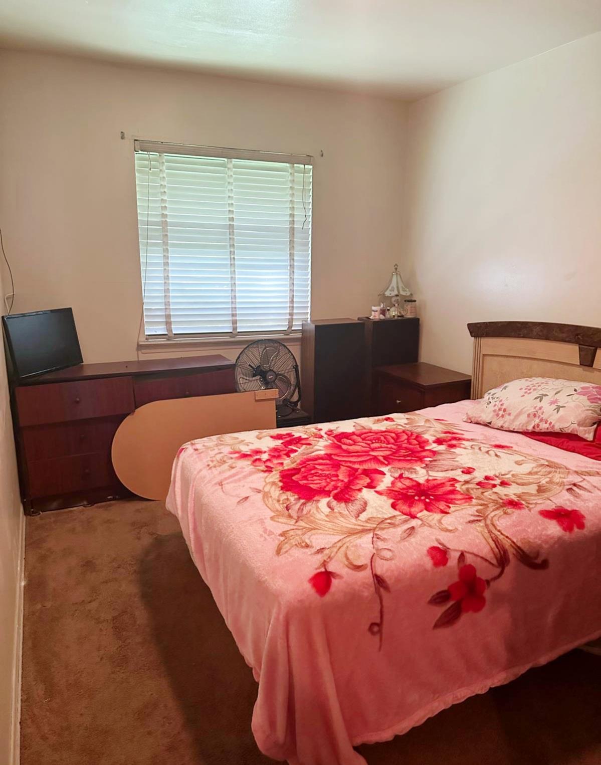 804 E 221st Street, Bronx, NY 10467