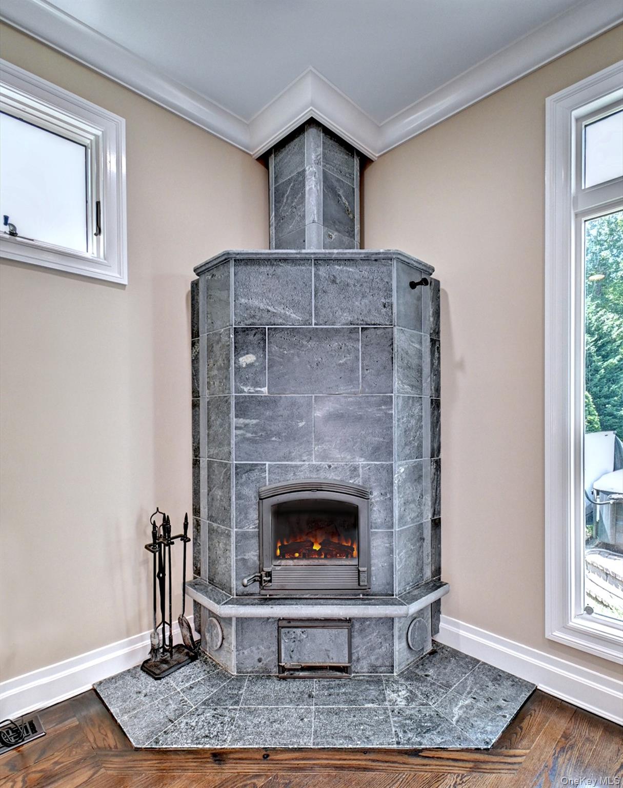 4 Briana Court, East Moriches, NY 11940