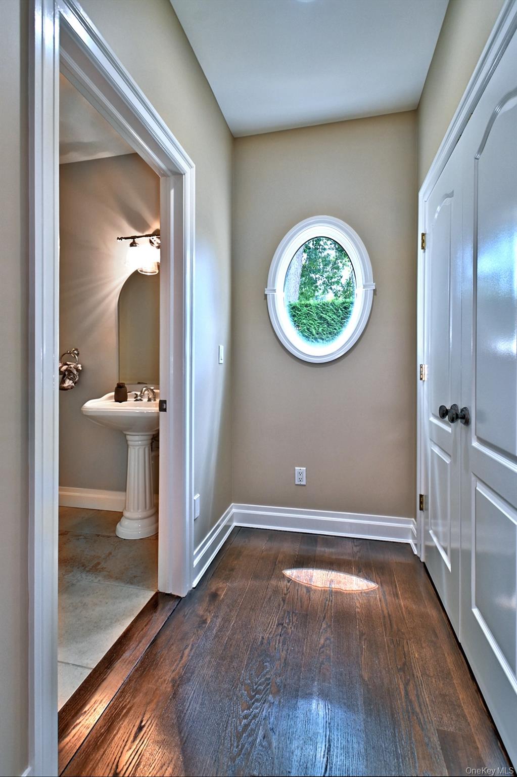 4 Briana Court, East Moriches, NY 11940