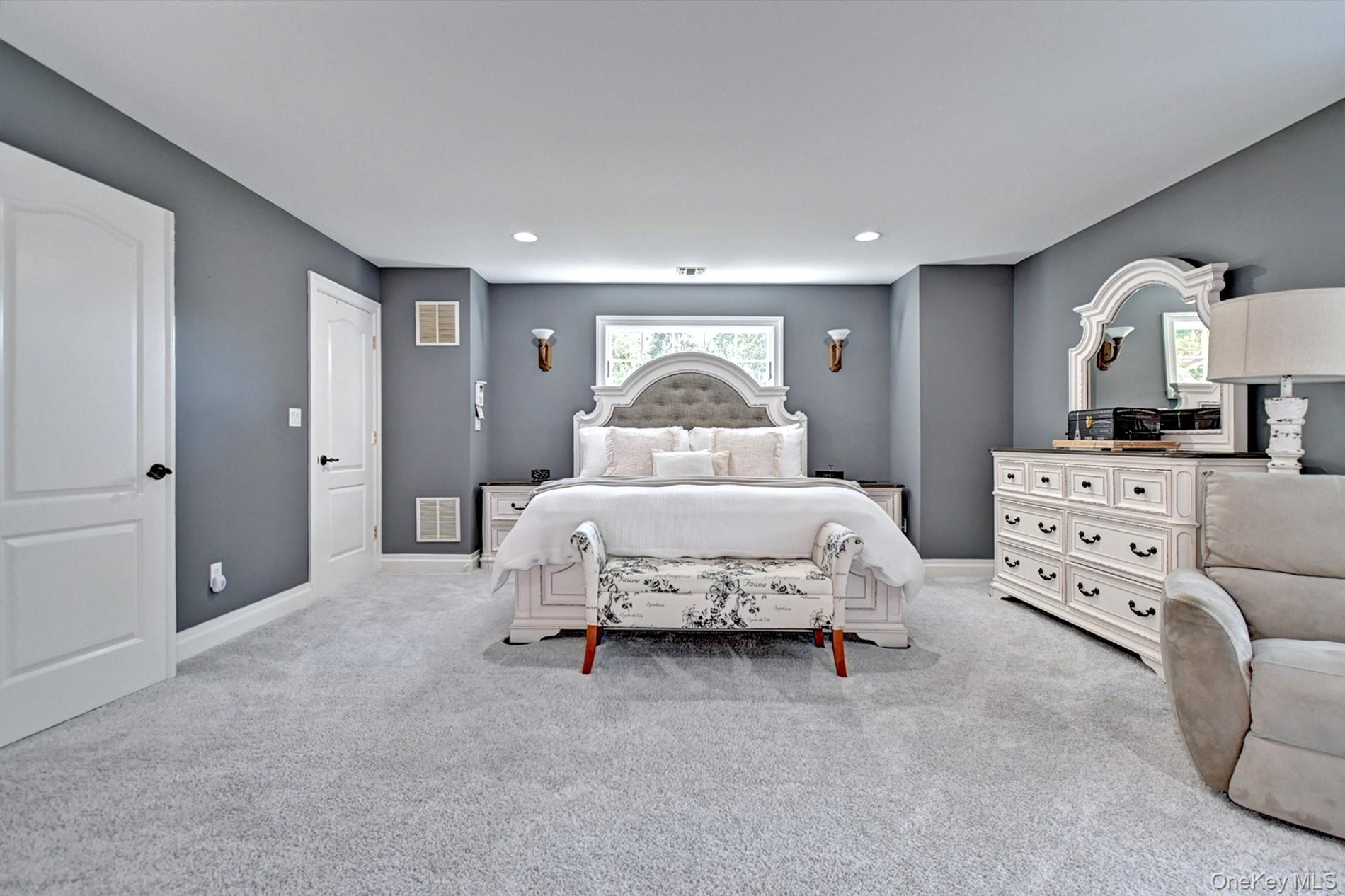 4 Briana Court, East Moriches, NY 11940