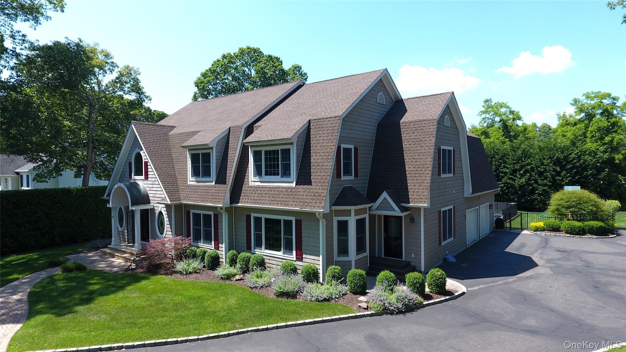 4 Briana Court, East Moriches, NY 11940