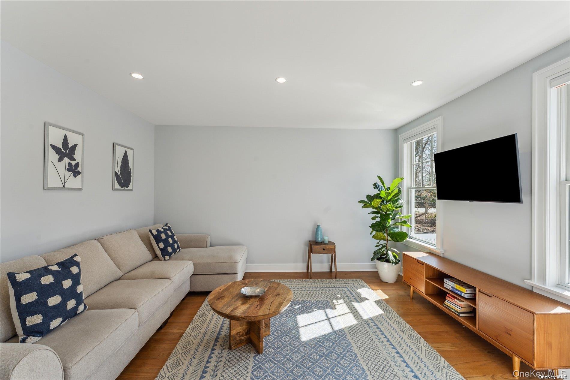 9 Mill Road, Remsenburg, NY 11960