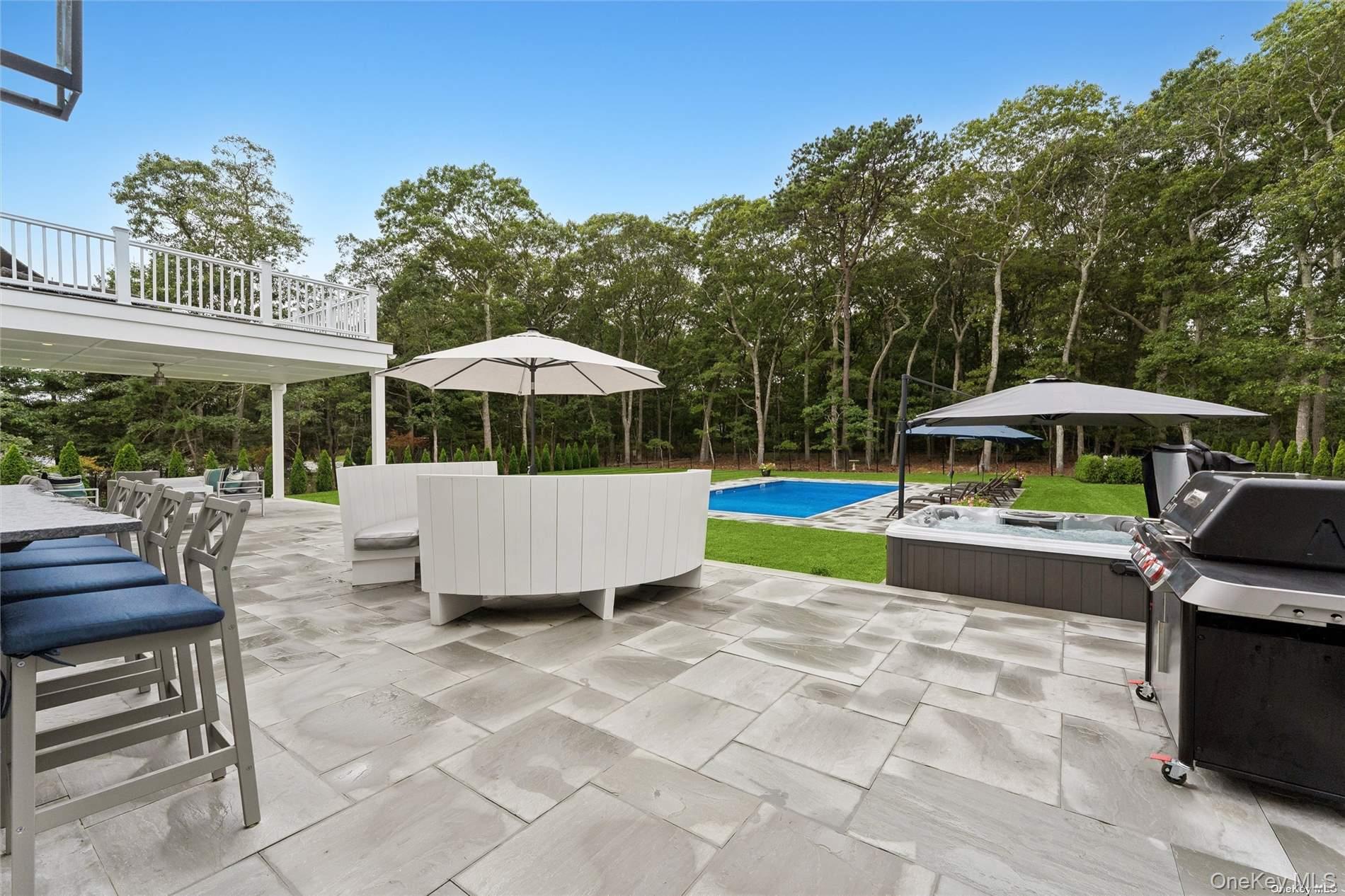 9 Mill Road, Remsenburg, NY 11960