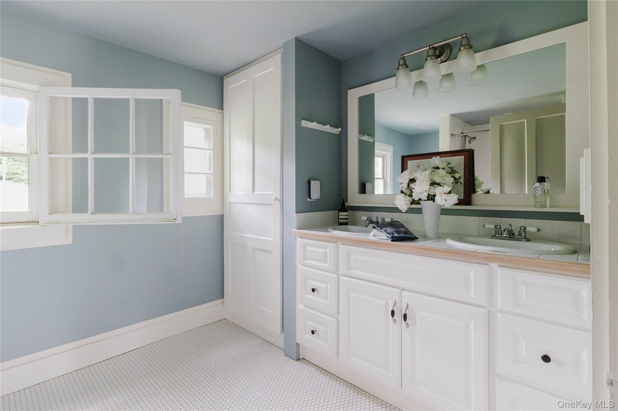 88 Mac Brown Road, Claverack, NY 12513