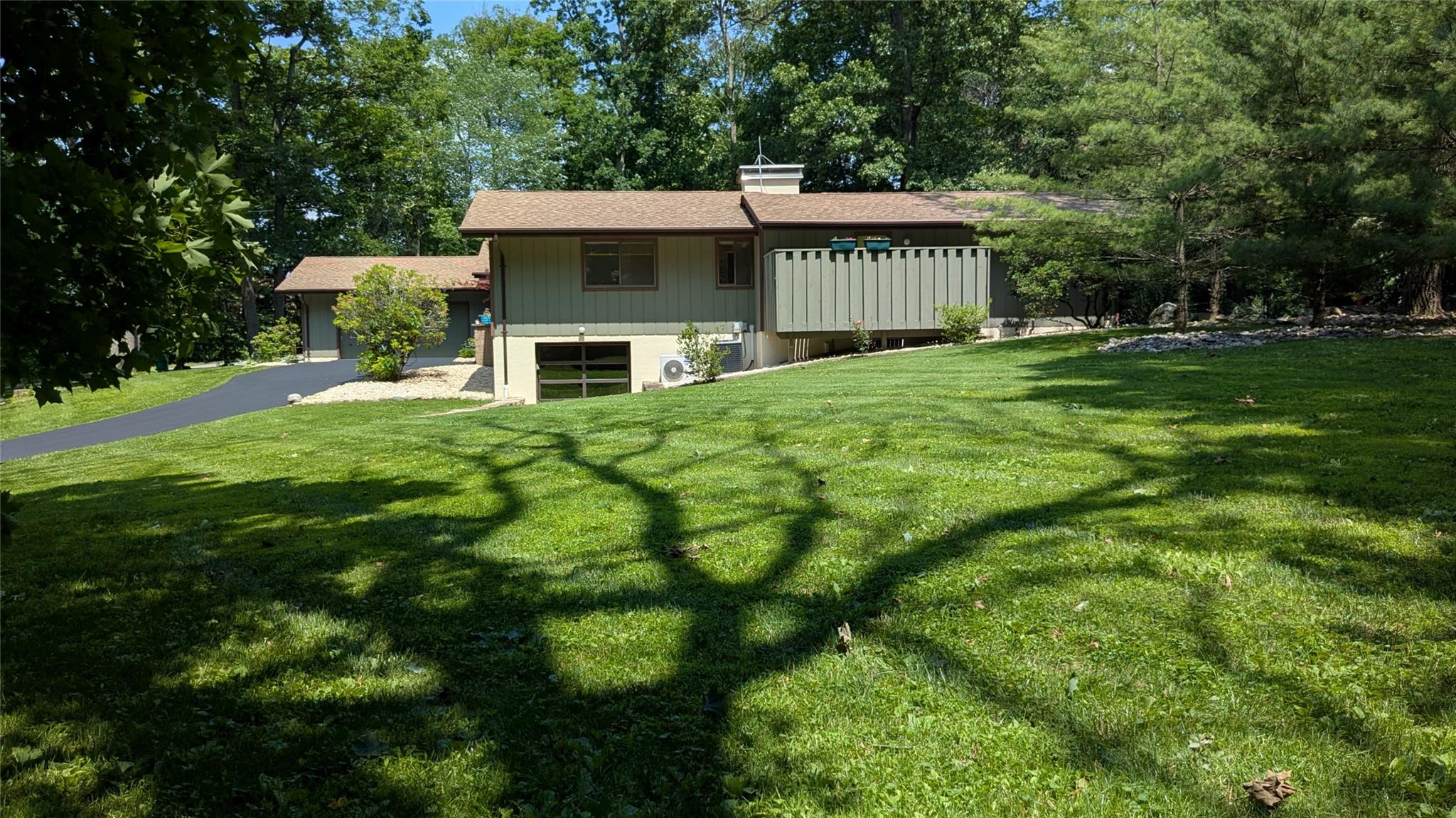 2 Innsbruck Boulevard, Hopewell Junction, NY 12533