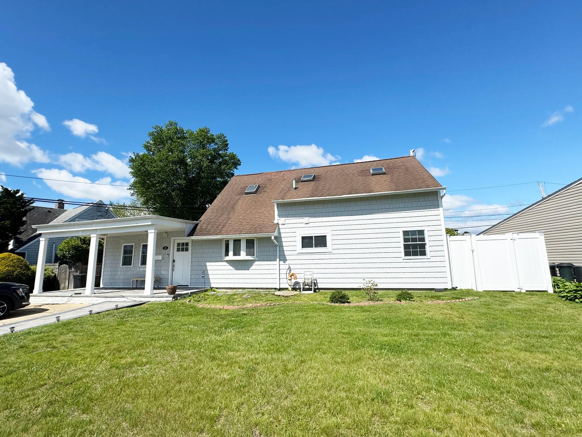 58 Coppersmith Road, Levittown, NY 11756
