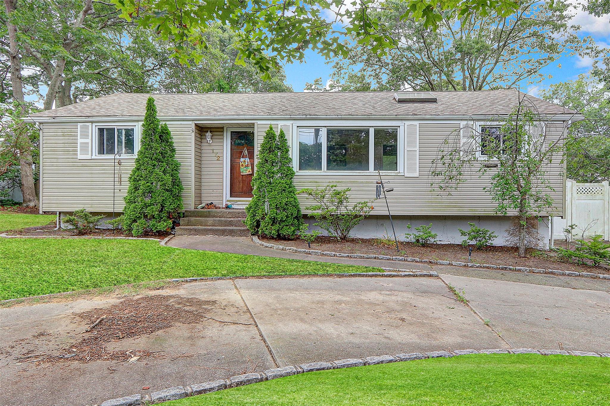 172 Horseblock Road, Centereach, NY 11720