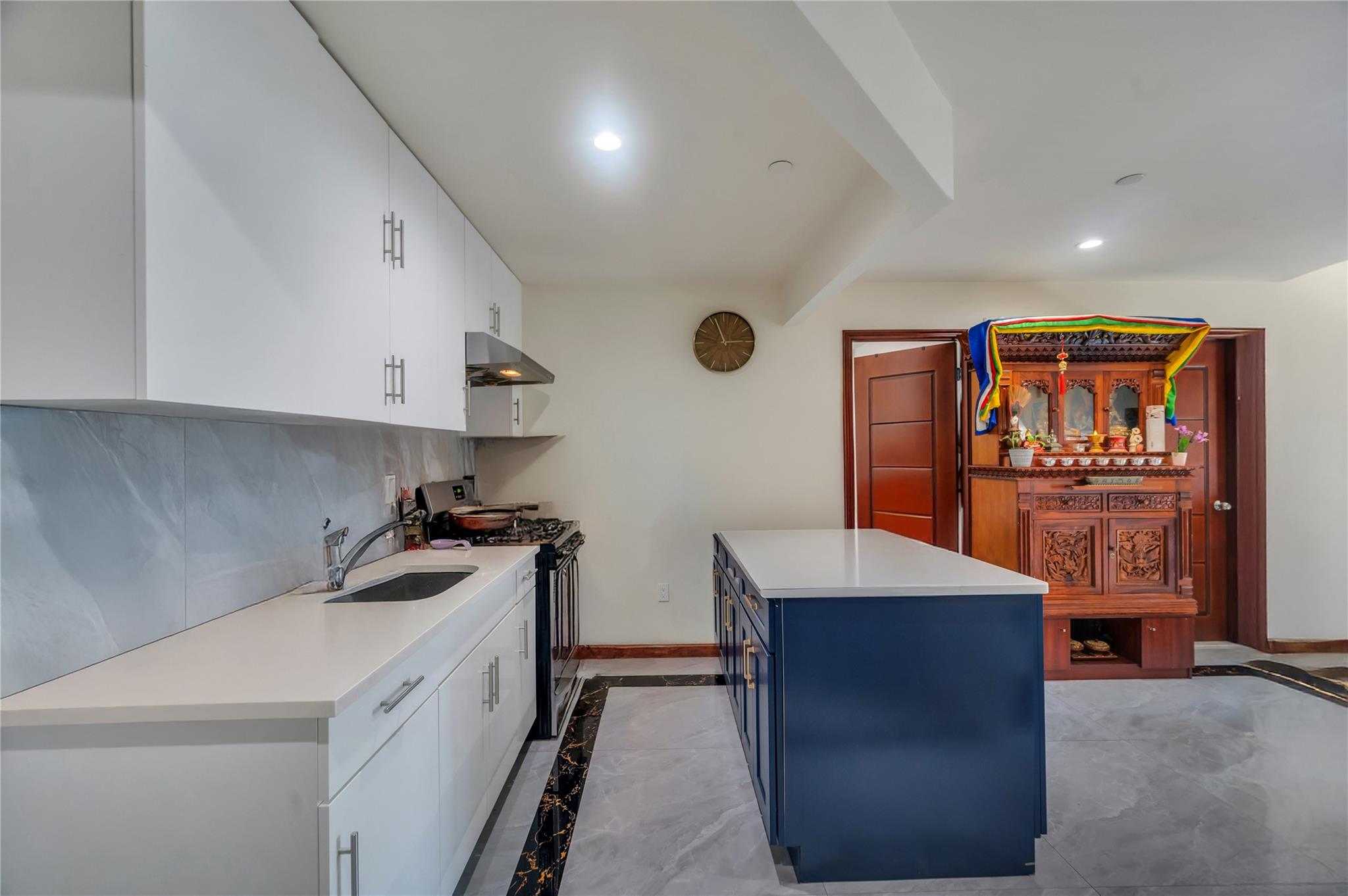 7425 43rd Avenue # 2A, Elmhurst, NY 11373