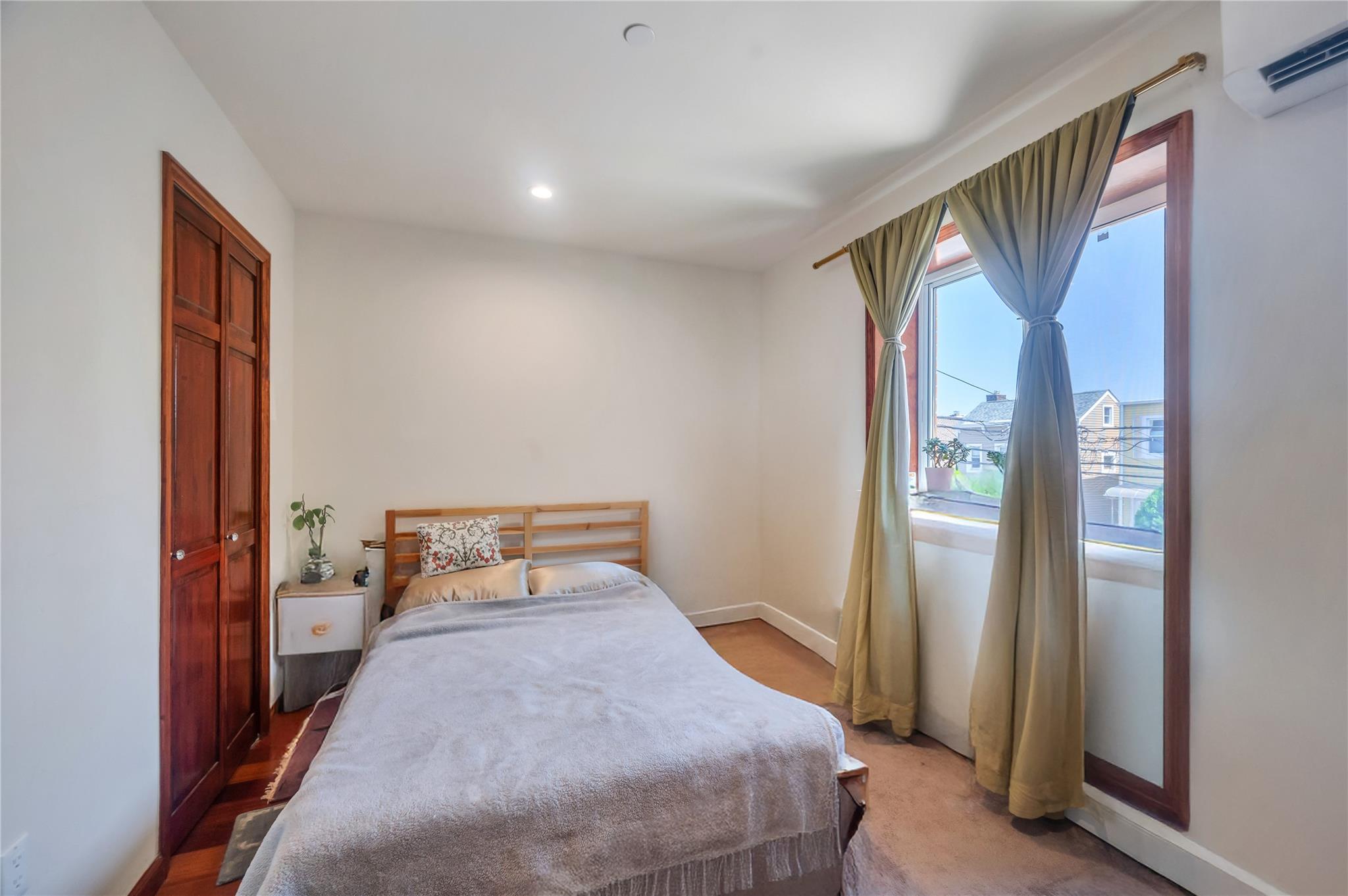 7425 43rd Avenue # 2A, Elmhurst, NY 11373