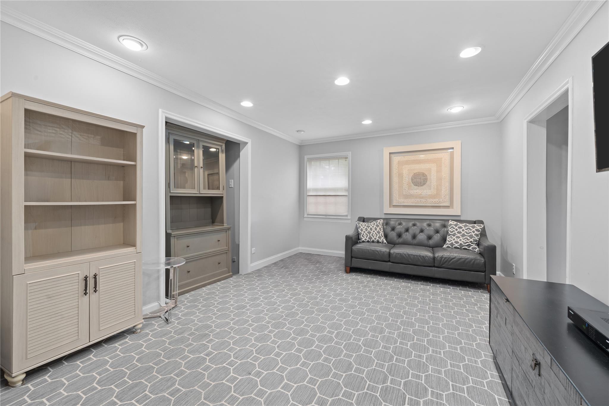 156 Lefferts Road, Woodmere, NY 11598