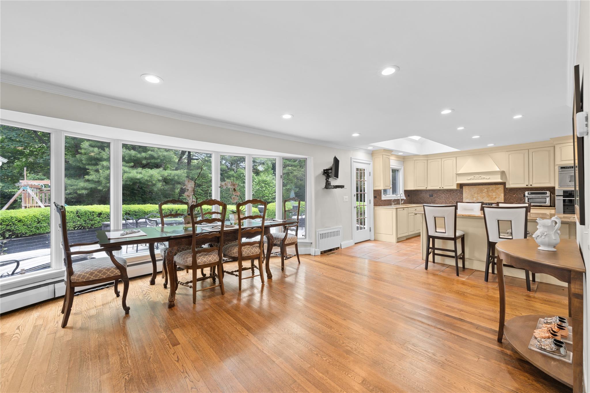 156 Lefferts Road, Woodmere, NY 11598