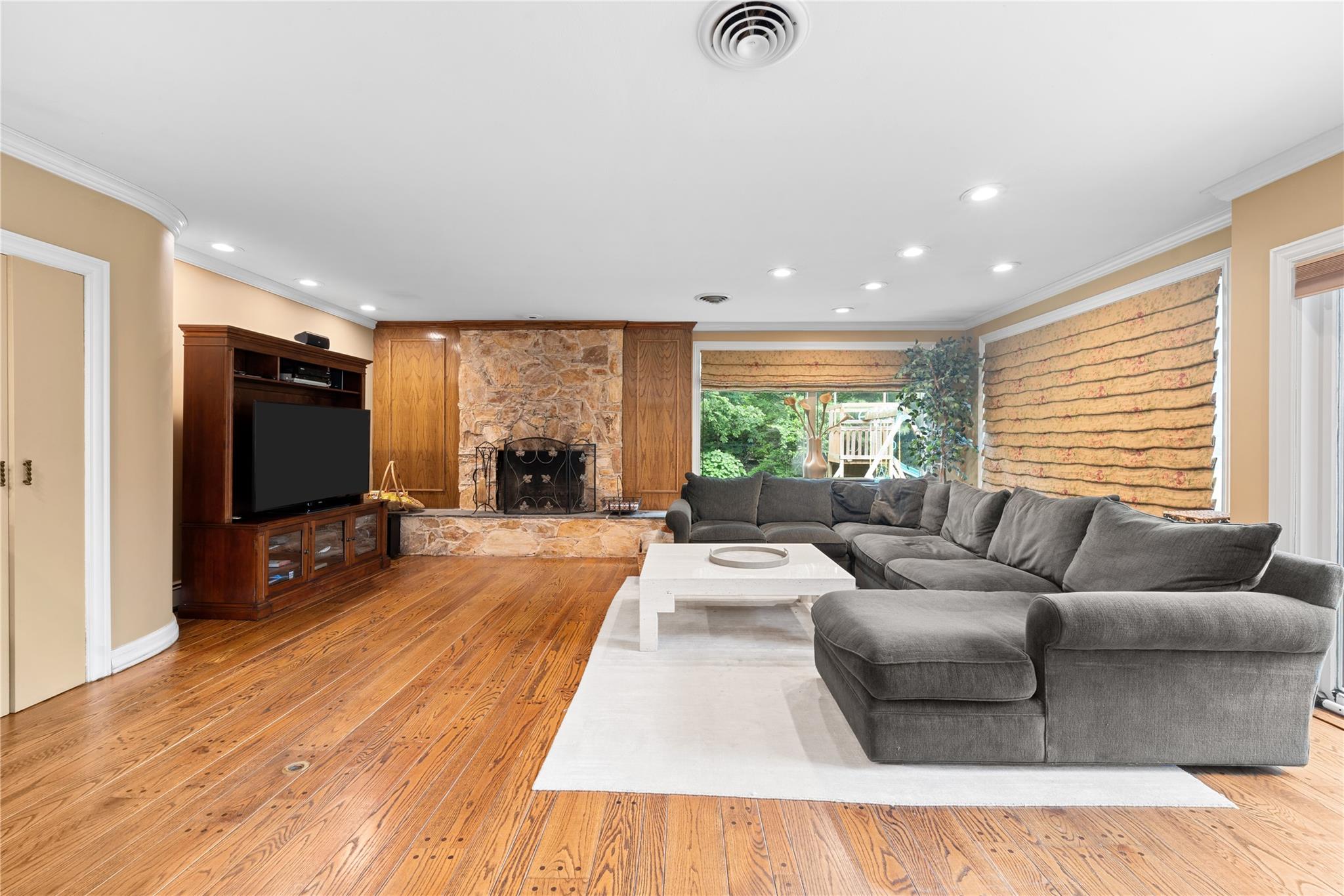 156 Lefferts Road, Woodmere, NY 11598