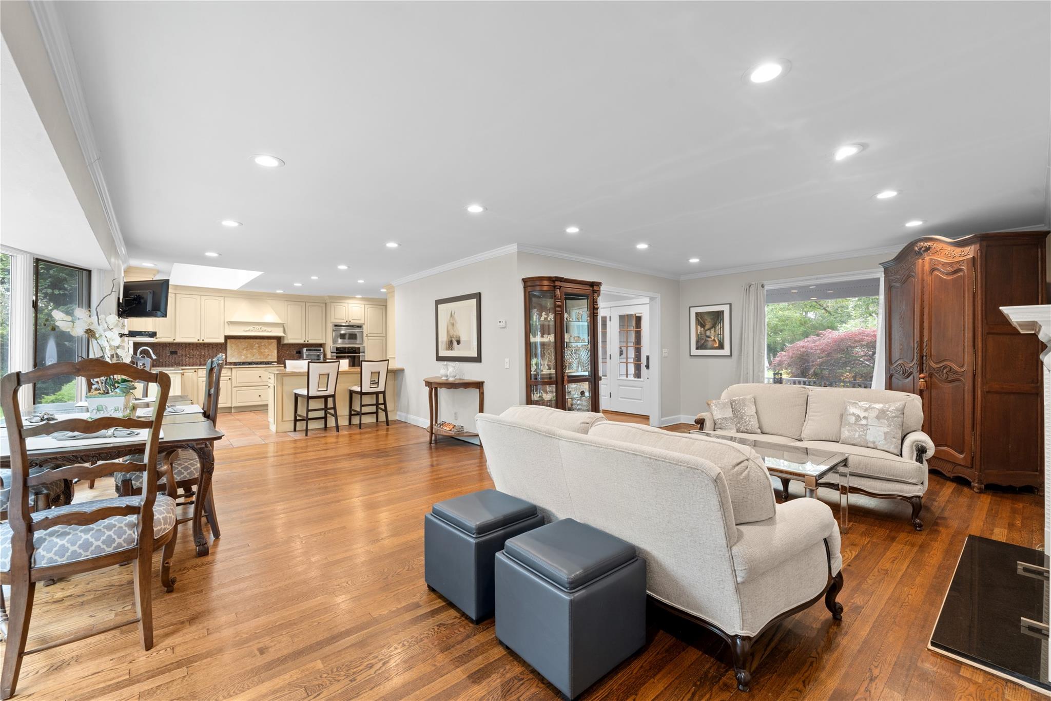 156 Lefferts Road, Woodmere, NY 11598