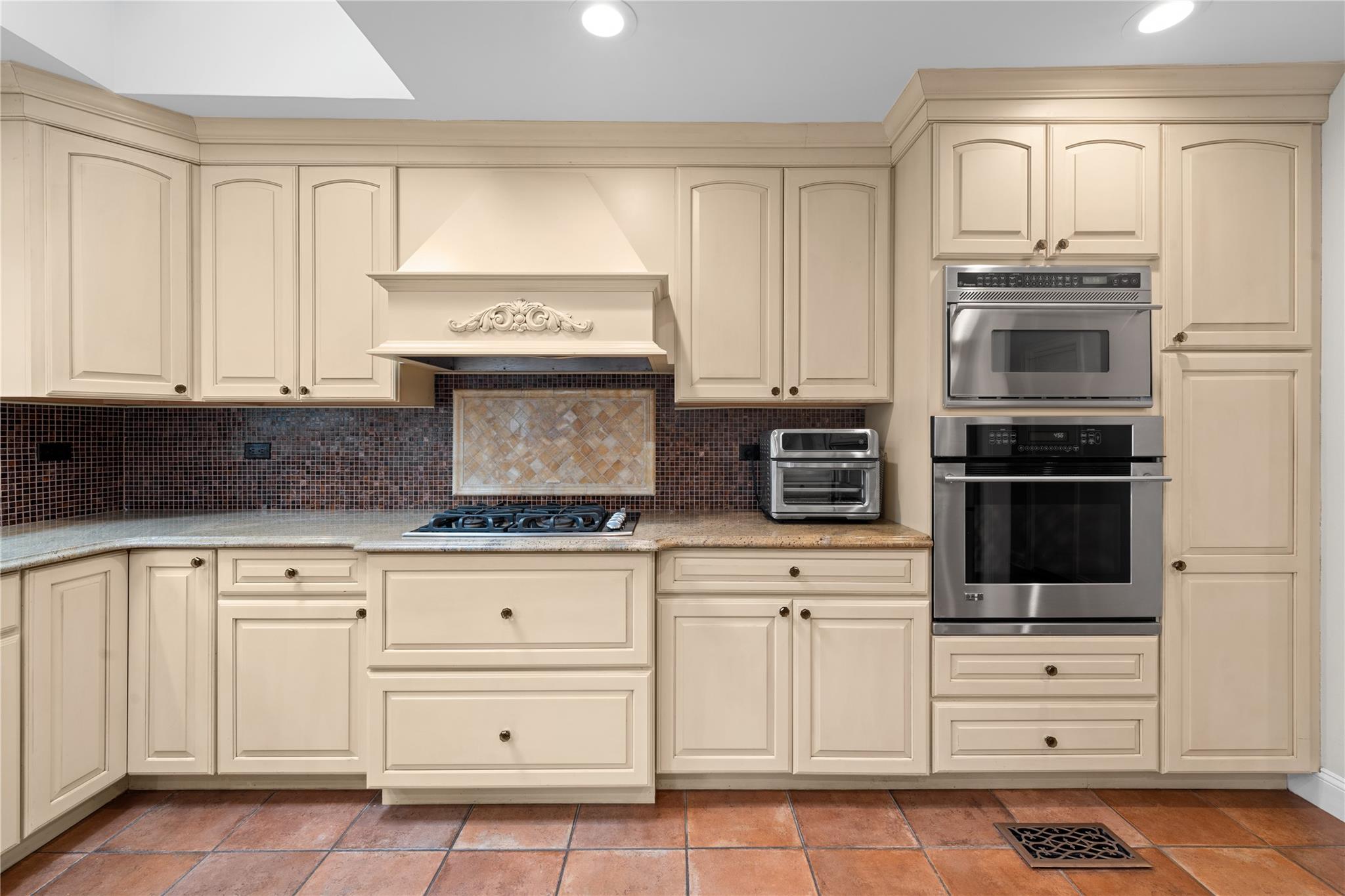 156 Lefferts Road, Woodmere, NY 11598