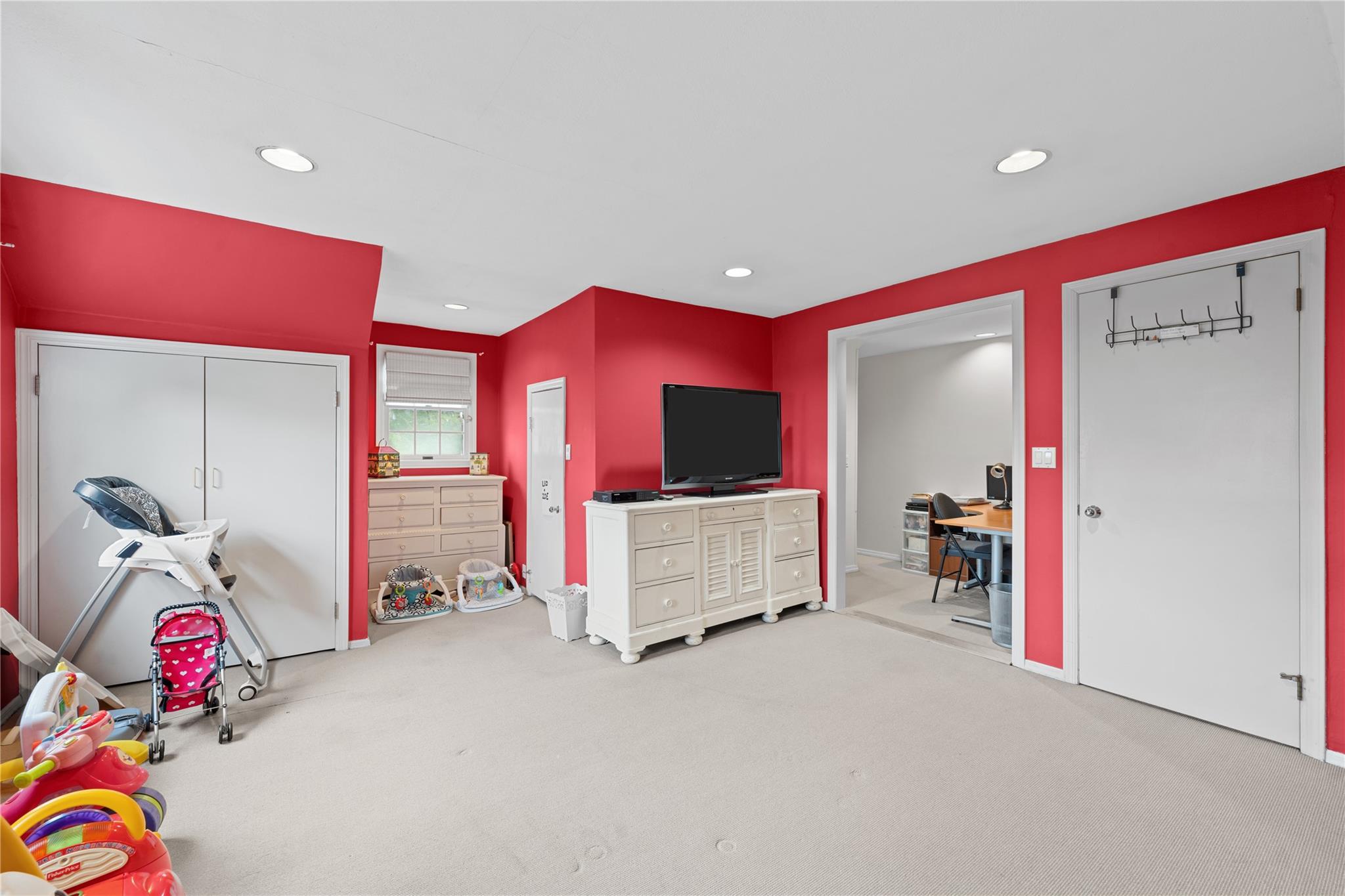 156 Lefferts Road, Woodmere, NY 11598