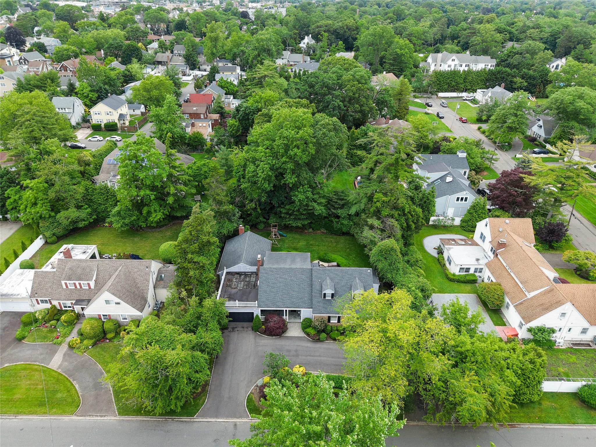 156 Lefferts Road, Woodmere, NY 11598