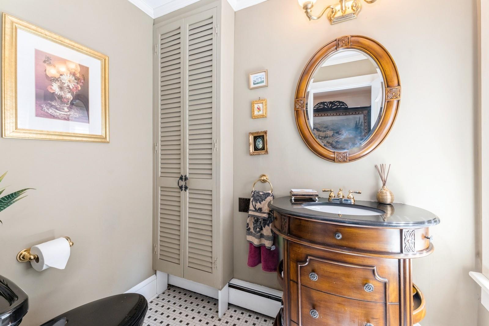 107 S Country Road, East Patchogue, NY 11772