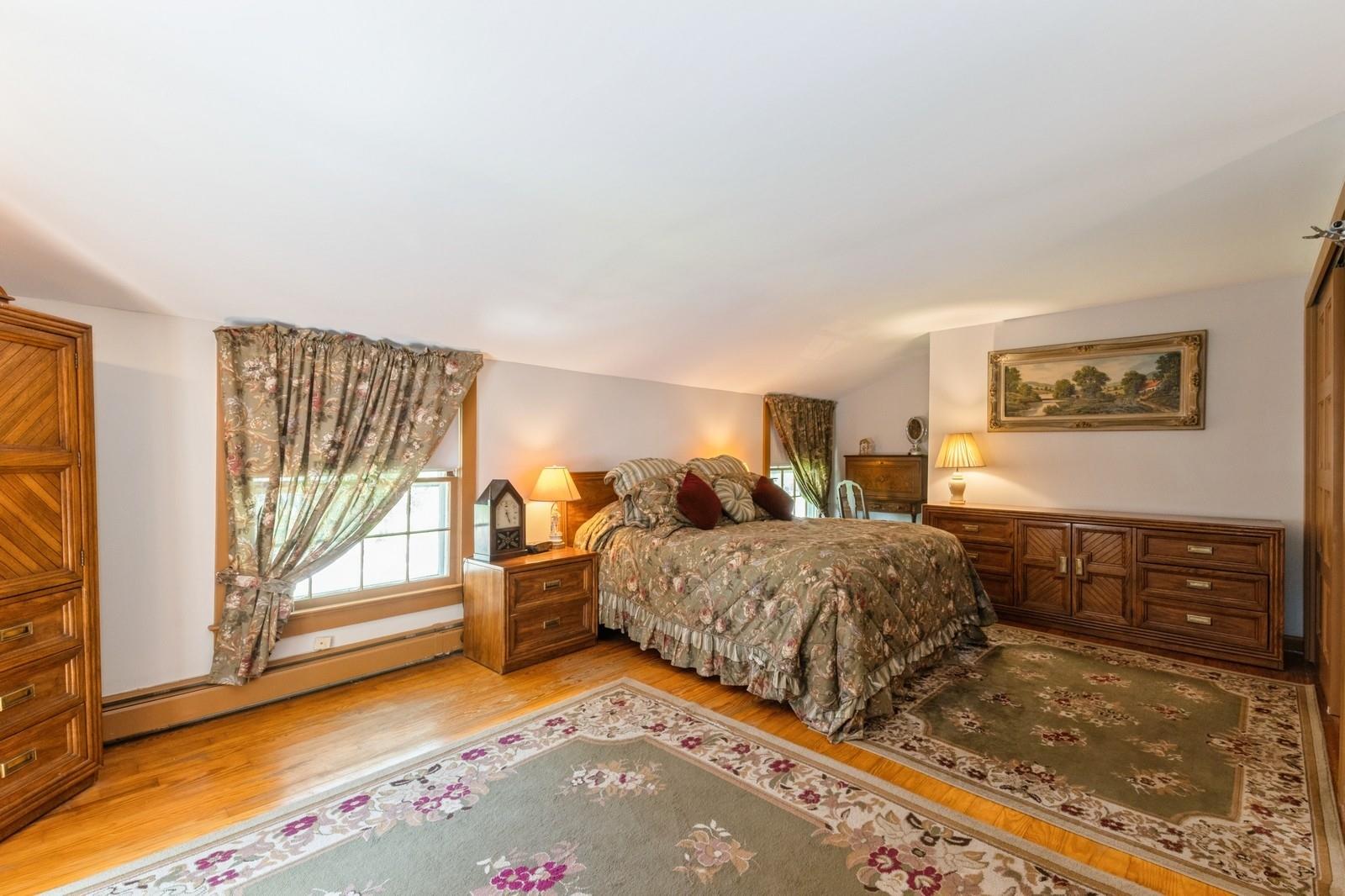 107 S Country Road, East Patchogue, NY 11772