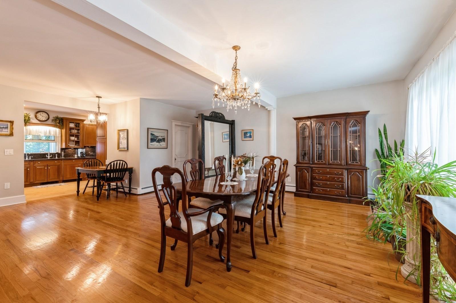 107 S Country Road, East Patchogue, NY 11772