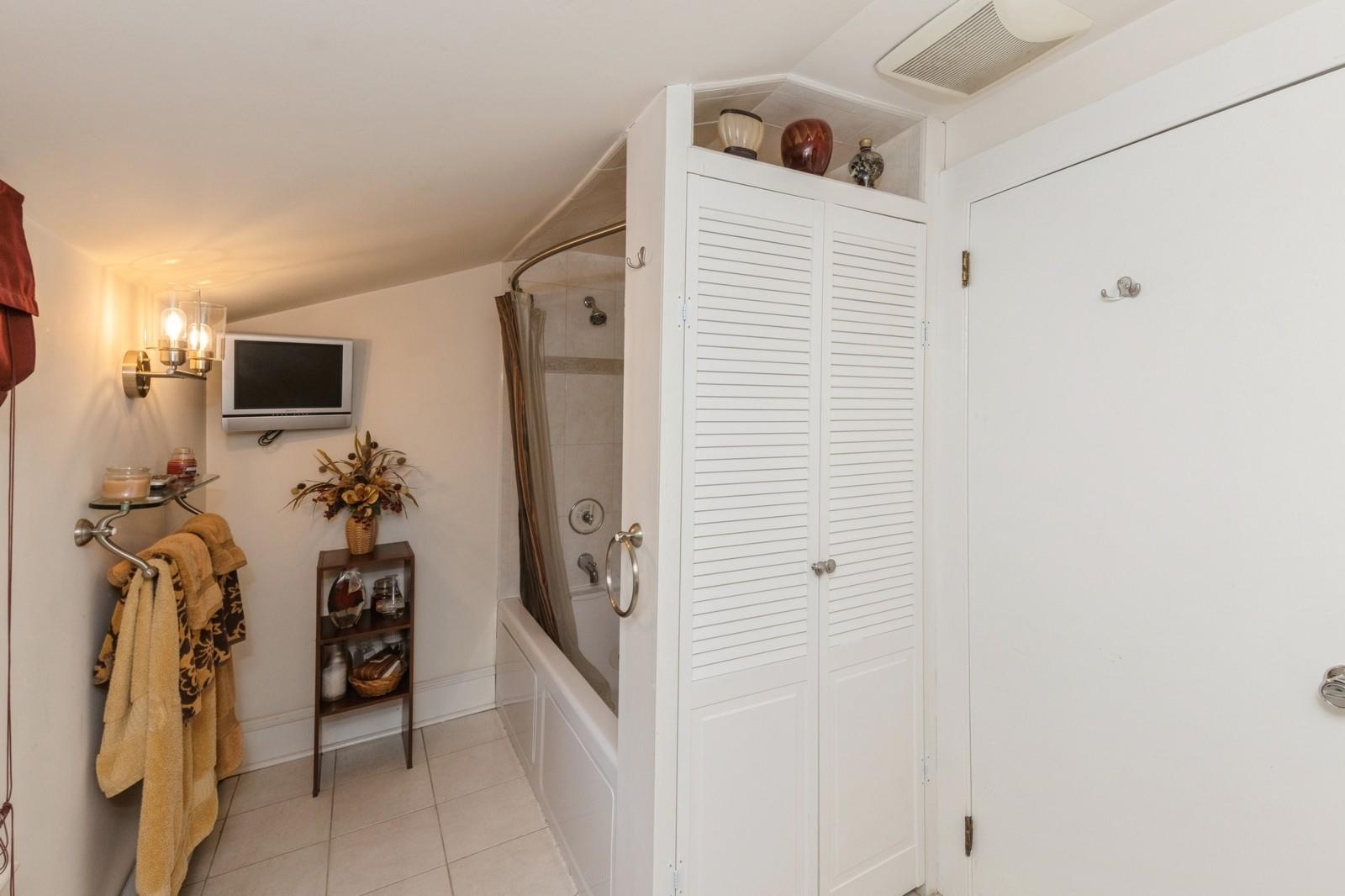 107 S Country Road, East Patchogue, NY 11772