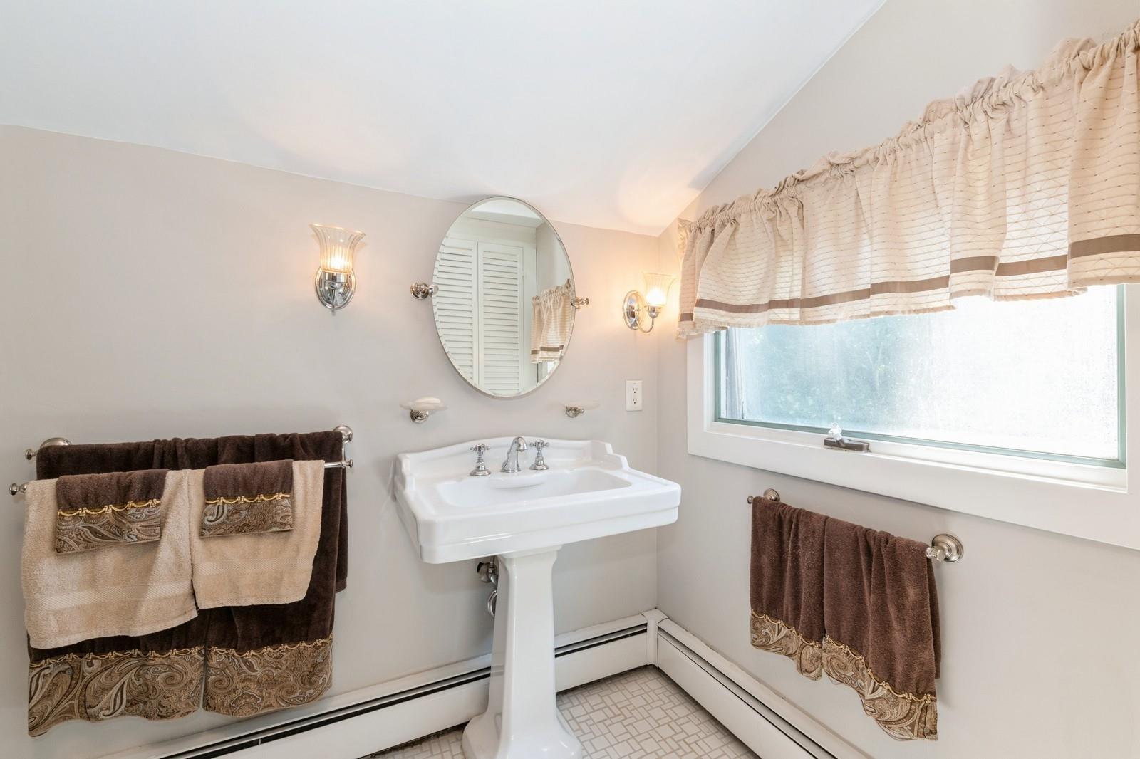 107 S Country Road, East Patchogue, NY 11772