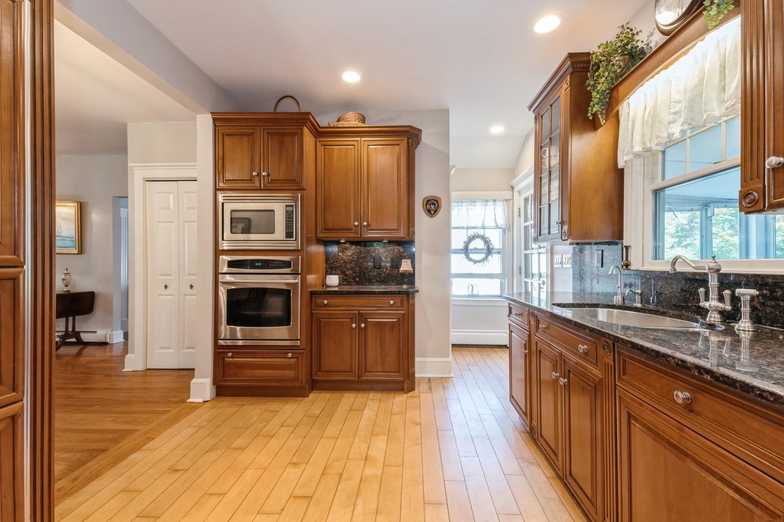 107 S Country Road, East Patchogue, NY 11772