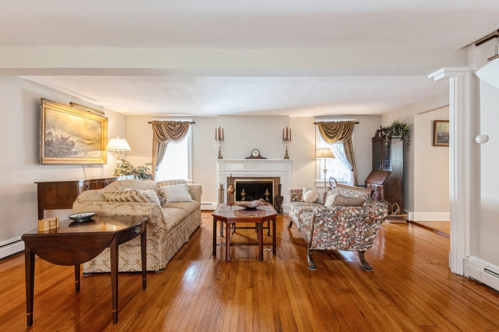 107 S Country Road, East Patchogue, NY 11772