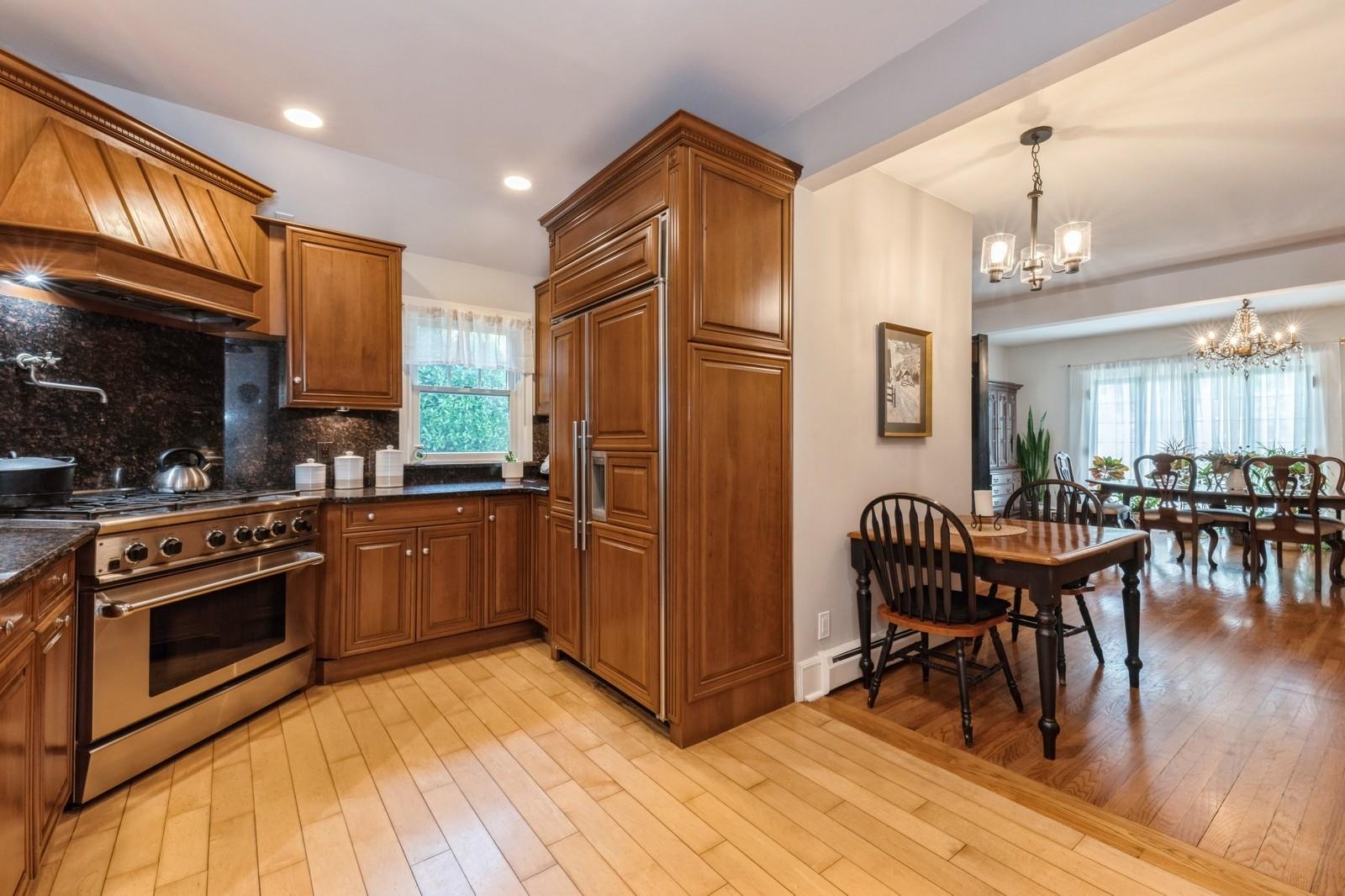 107 S Country Road, East Patchogue, NY 11772