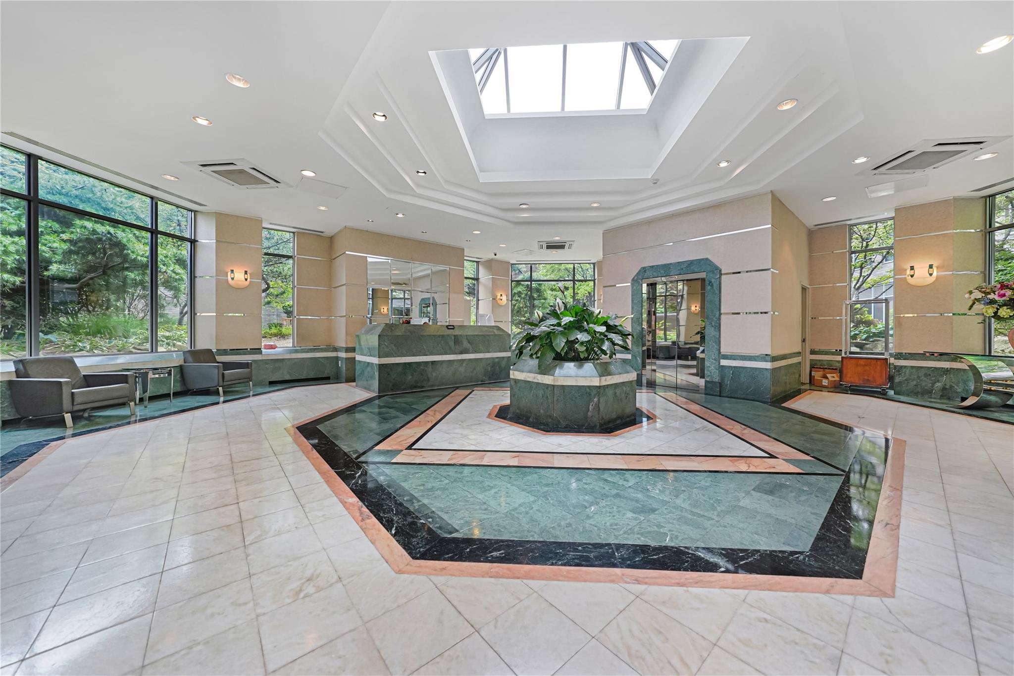 112-01 Queens Boulevard # 20-E, Forest Hills, NY 11375