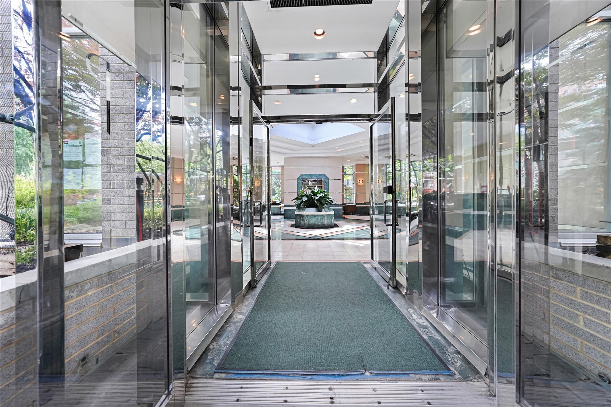 112-01 Queens Boulevard # 20-E, Forest Hills, NY 11375