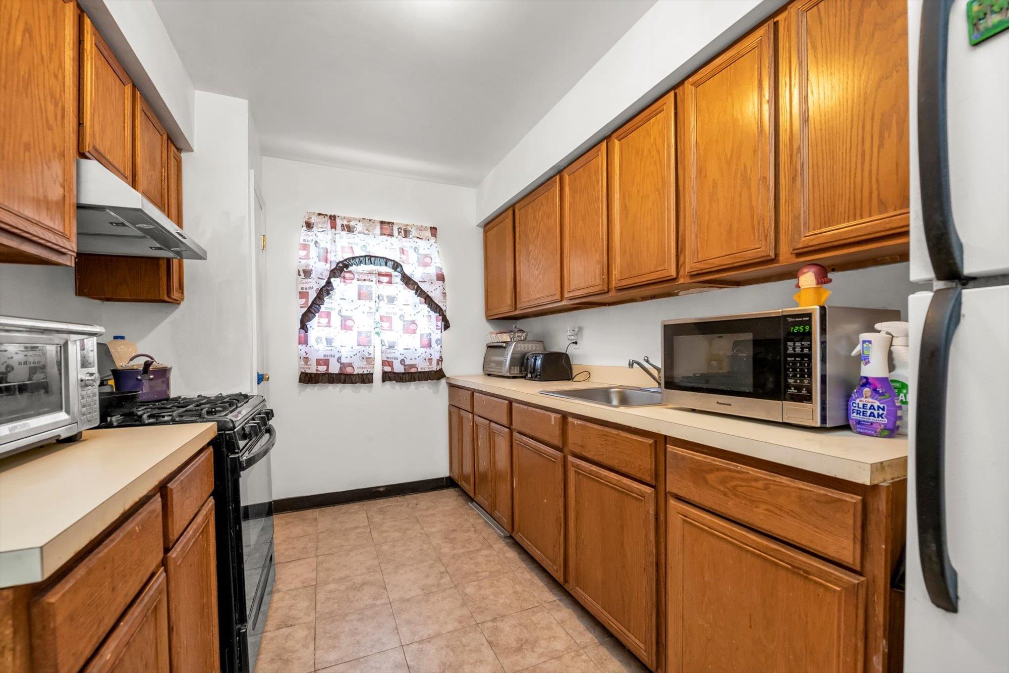 10753 Spa Place, Jamaica, NY 11435