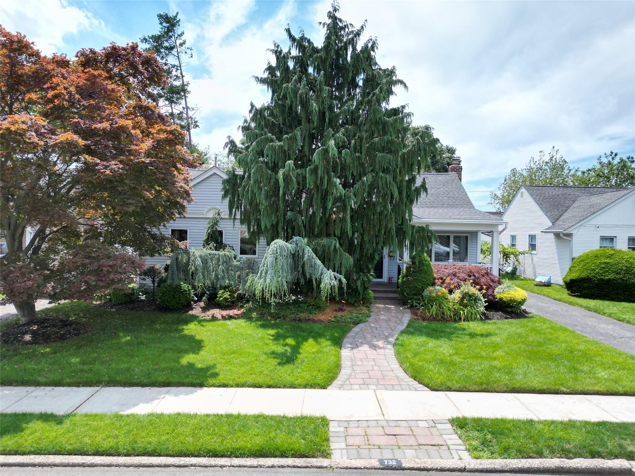 732 Barkley Avenue, East Meadow, NY 11554