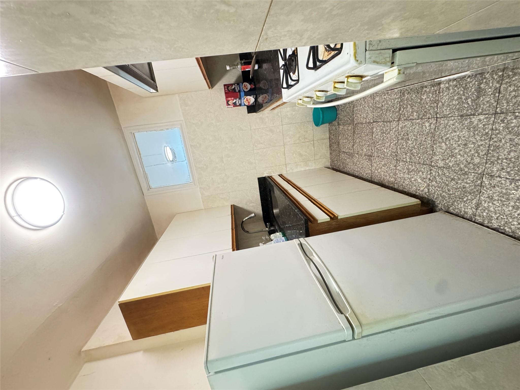 3825 Parsons Boulevard # 4P, Flushing, NY 11354