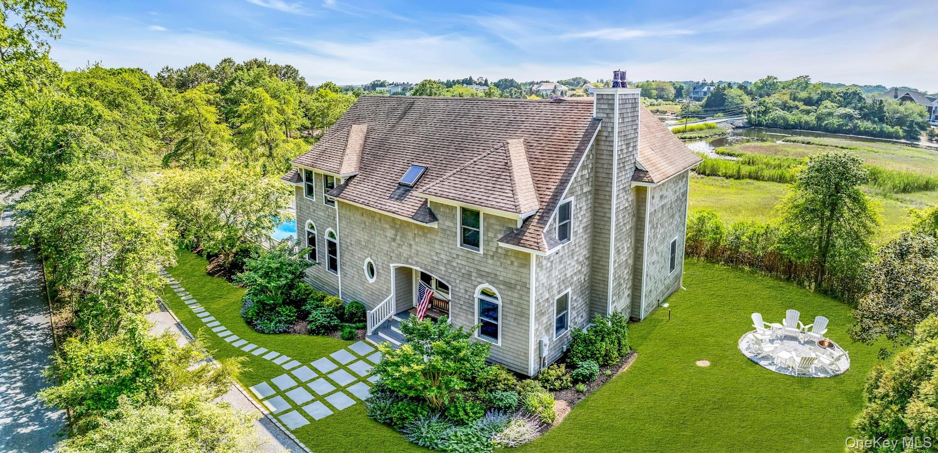 56 S Country Road, Westhampton, NY 11977