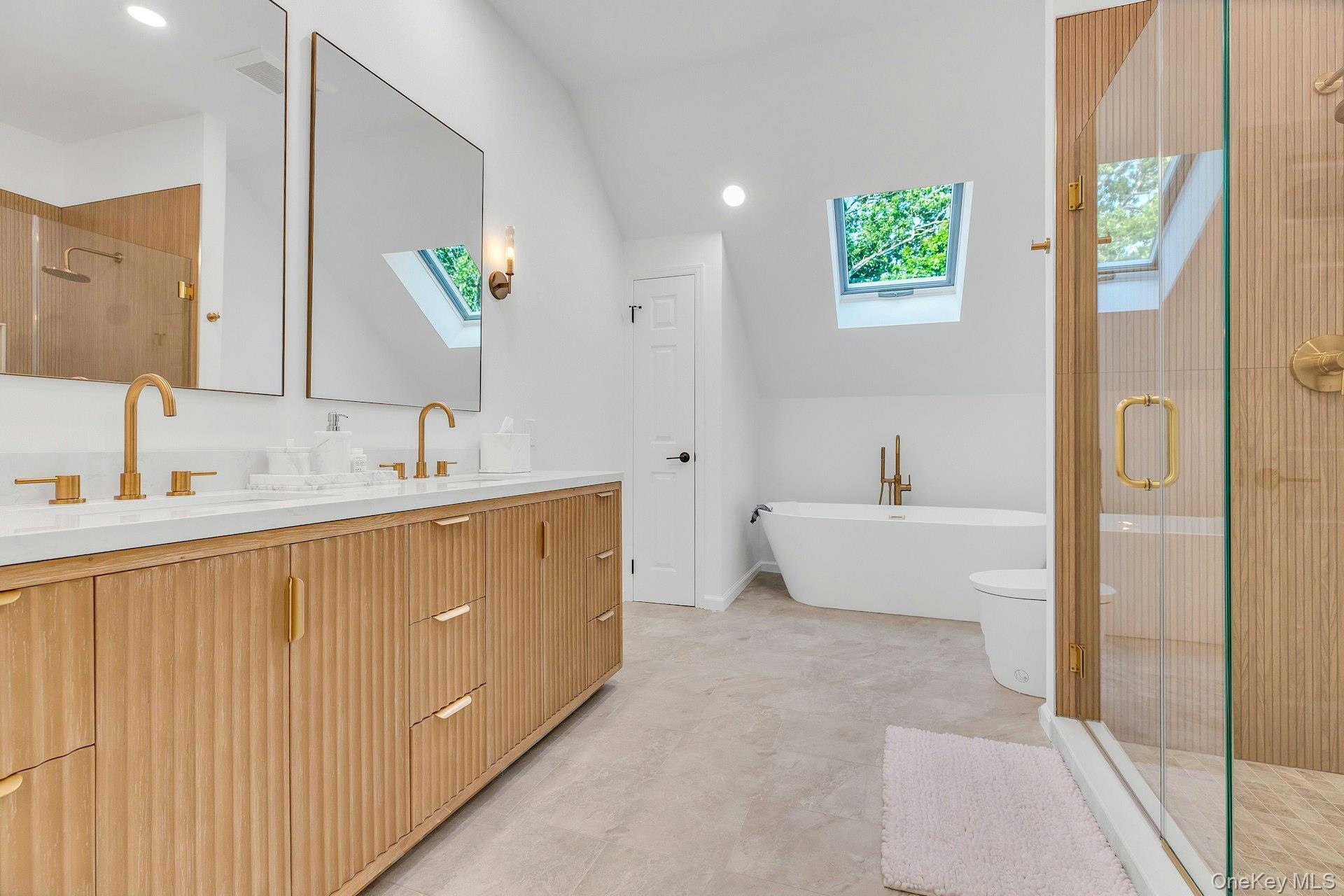 56 S Country Road, Westhampton, NY 11977