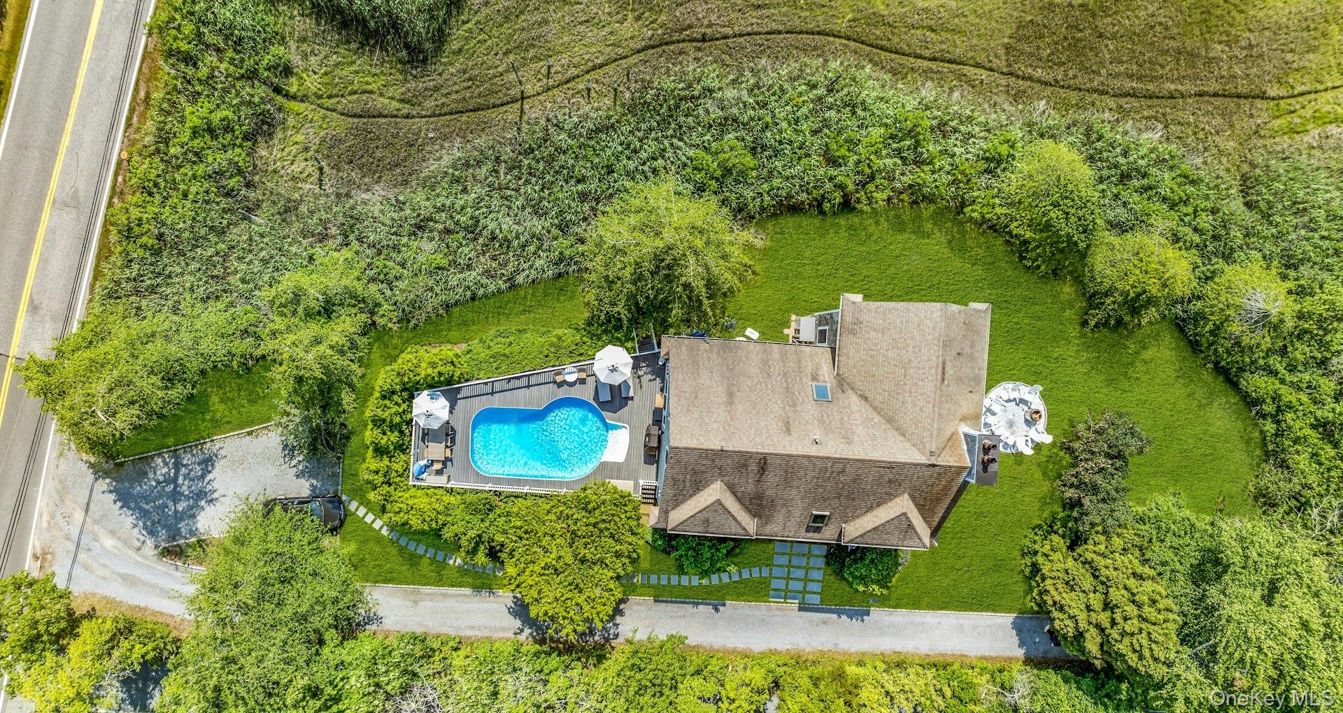 56 S Country Road, Westhampton, NY 11977