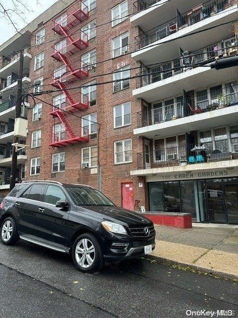 86-05 60 Road # 2E, Elmhurst, NY 11373