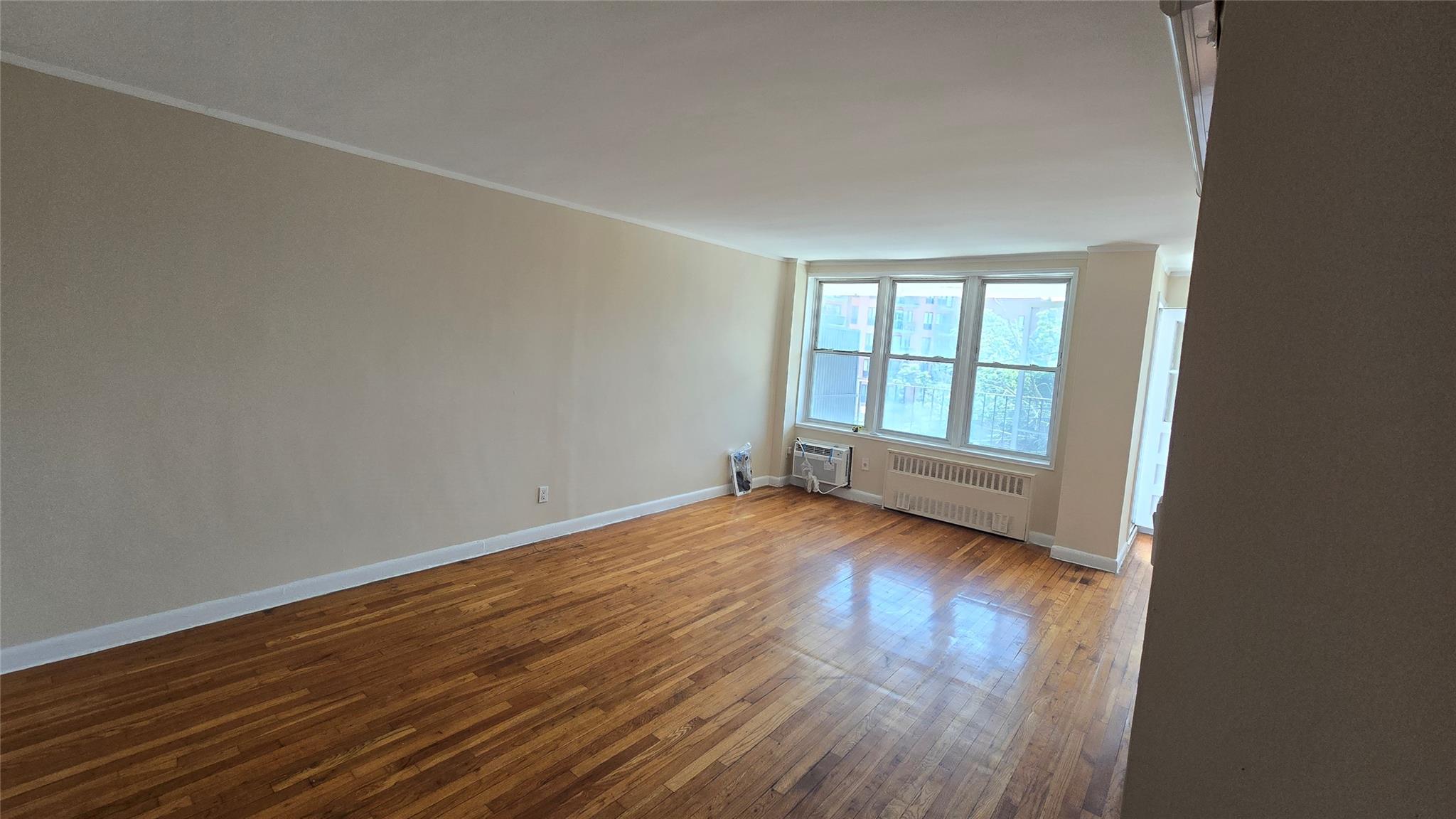 86-05 60 Road # 2E, Elmhurst, NY 11373