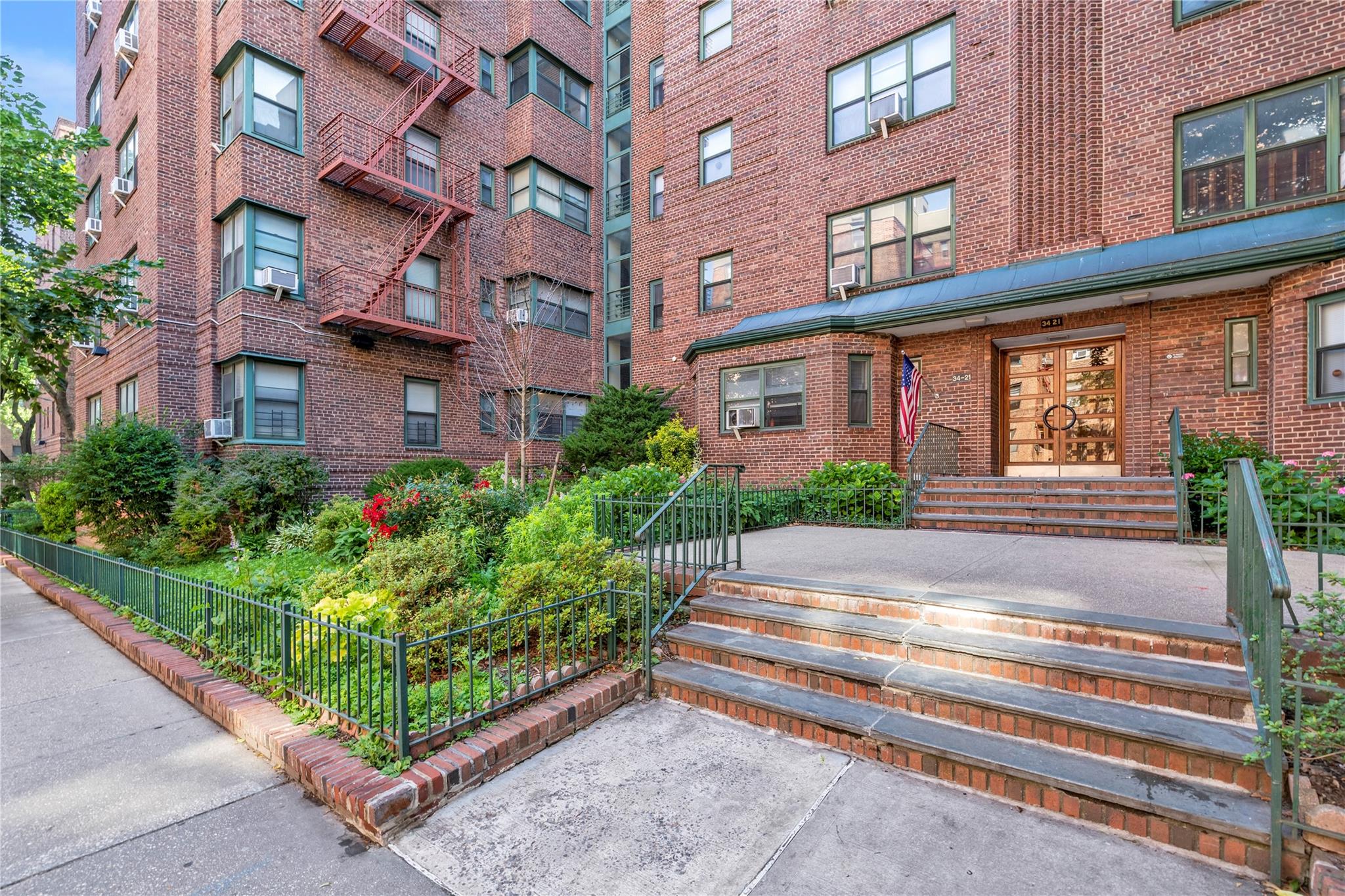 34-21 78 Street # 2I, Jackson Heights, NY 11372