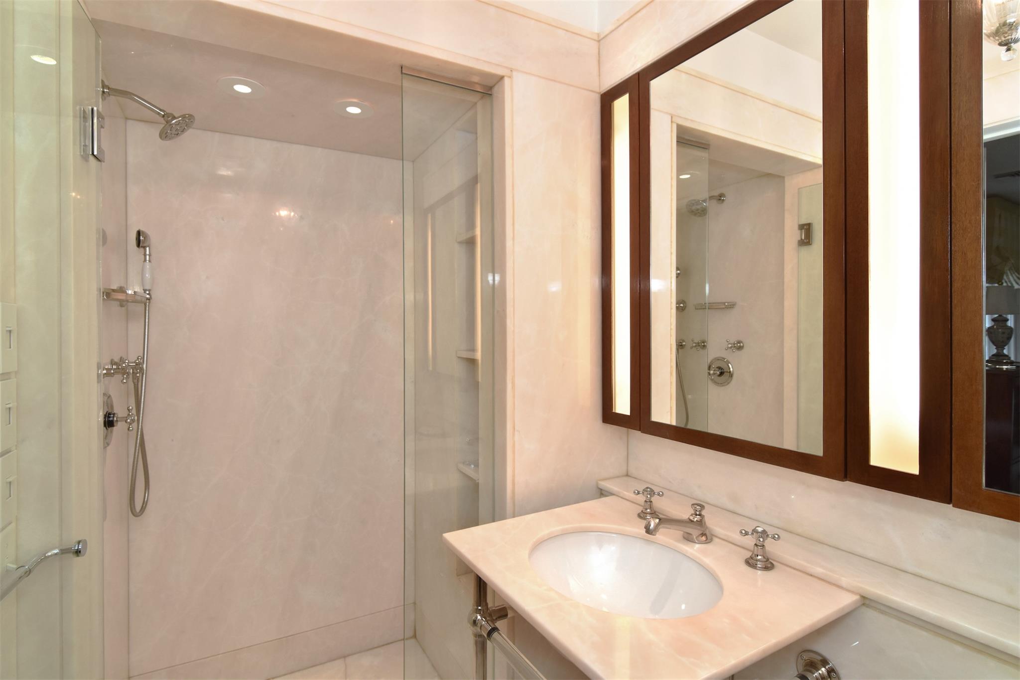 54 Hereford Road, Bronxville, NY 10708