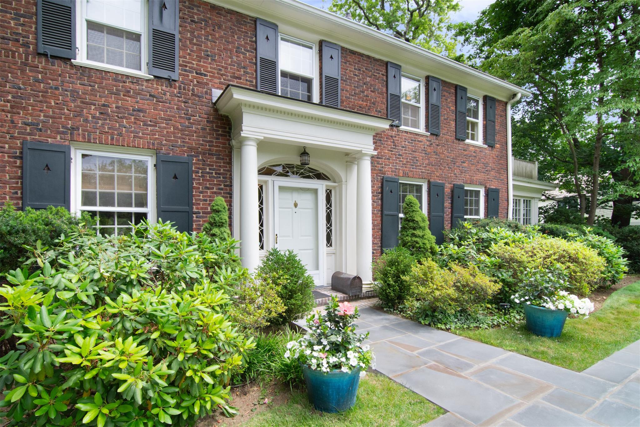 54 Hereford Road, Bronxville, NY 10708