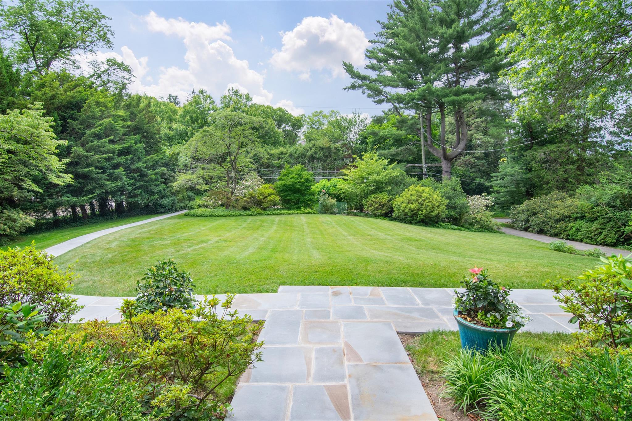 54 Hereford Road, Bronxville, NY 10708