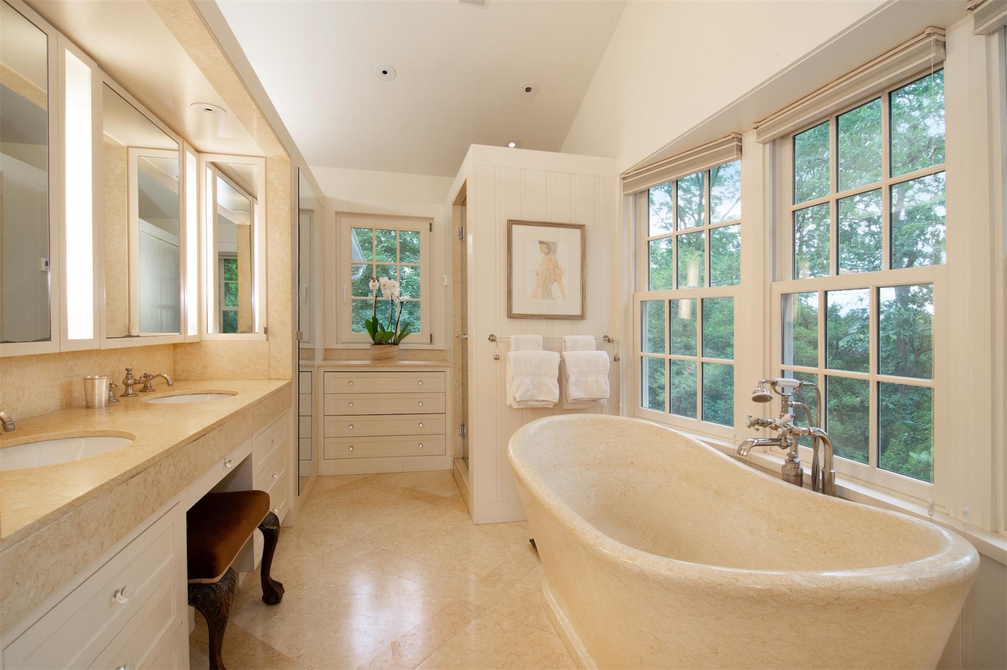 54 Hereford Road, Bronxville, NY 10708