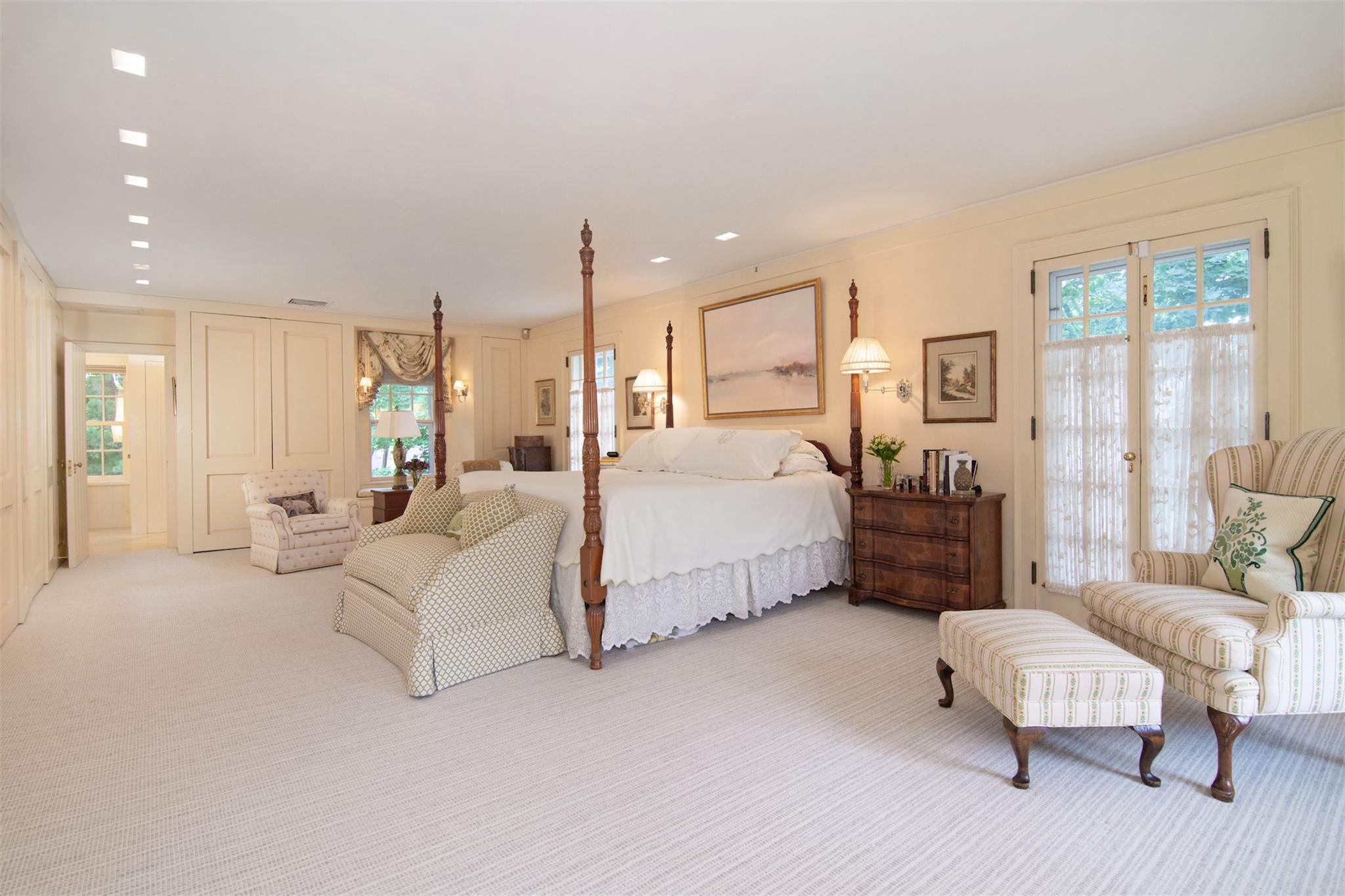 54 Hereford Road, Bronxville, NY 10708