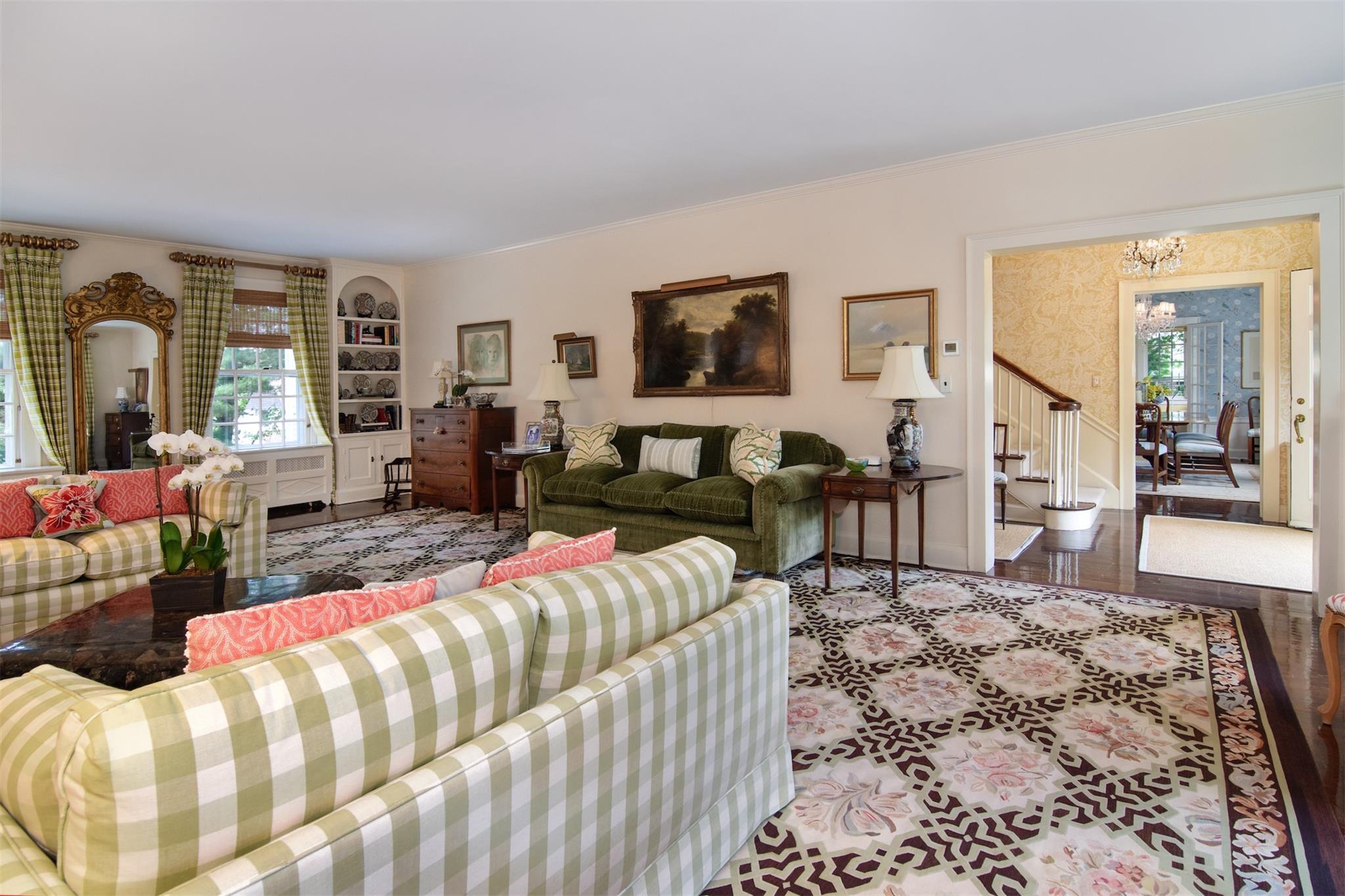 54 Hereford Road, Bronxville, NY 10708