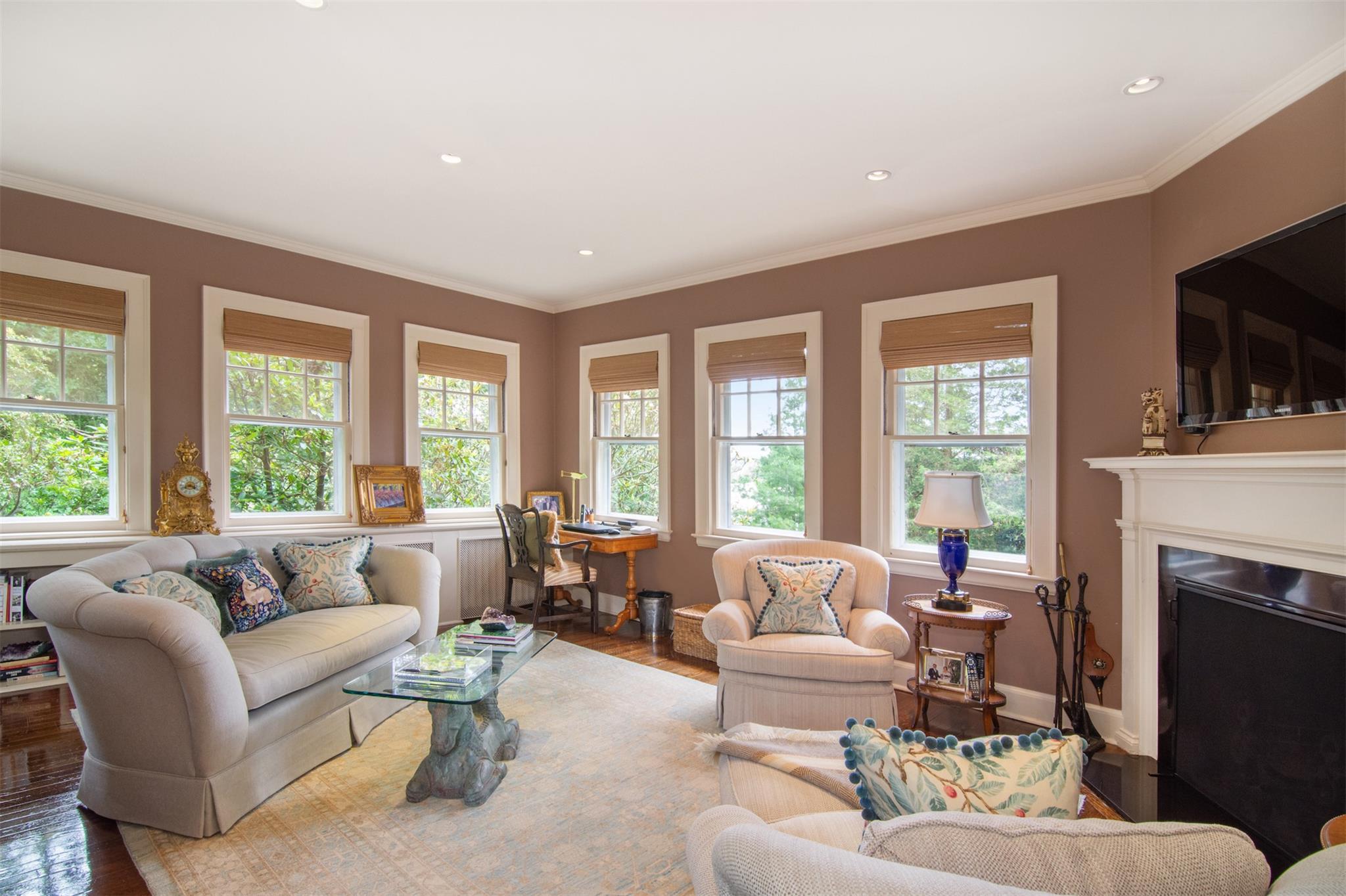 54 Hereford Road, Bronxville, NY 10708