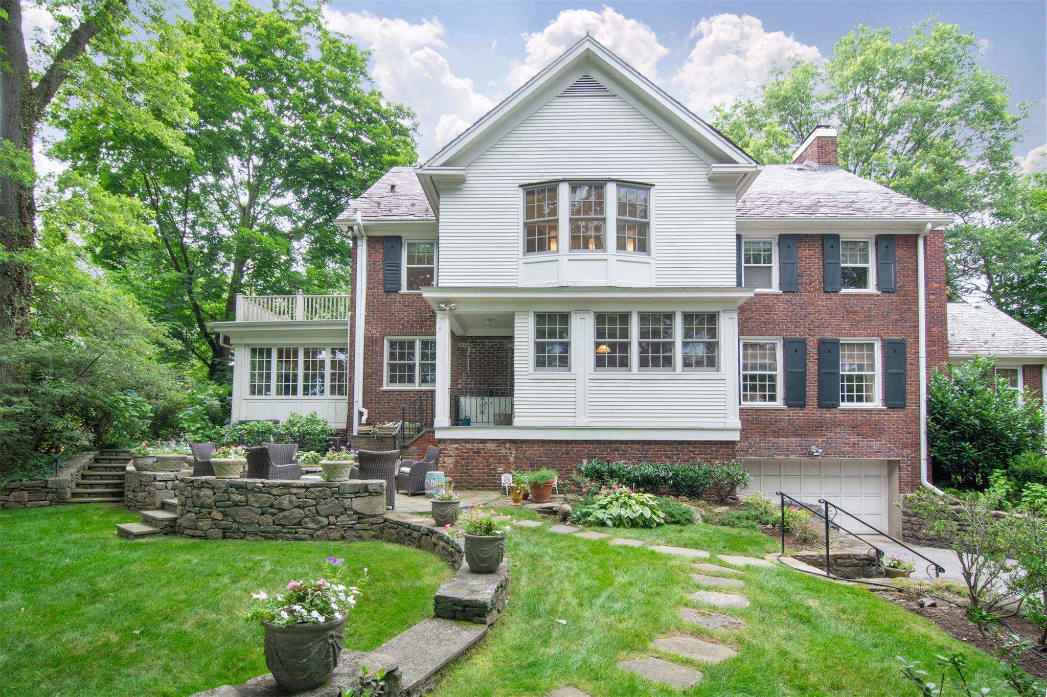 54 Hereford Road, Bronxville, NY 10708