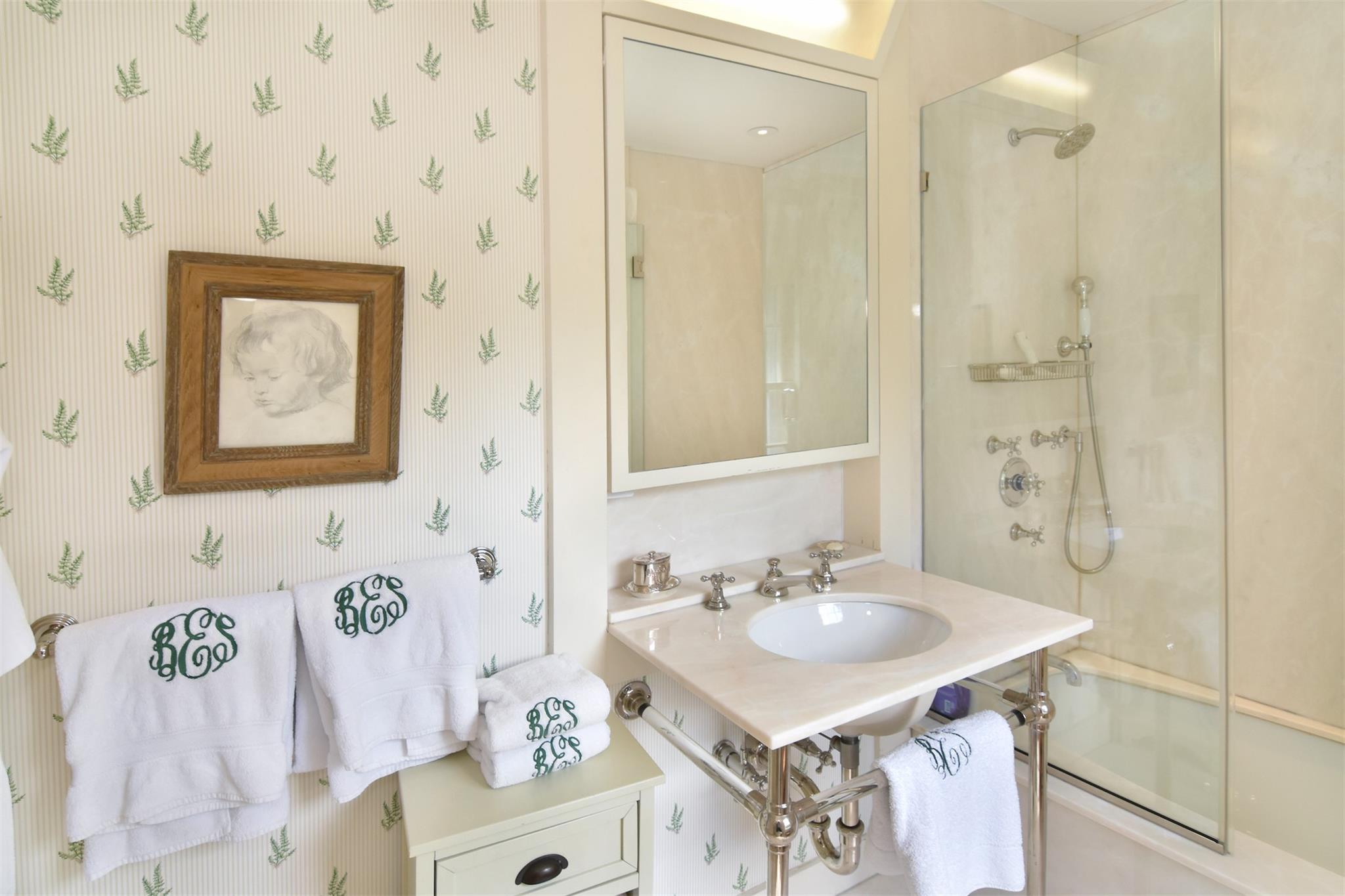 54 Hereford Road, Bronxville, NY 10708